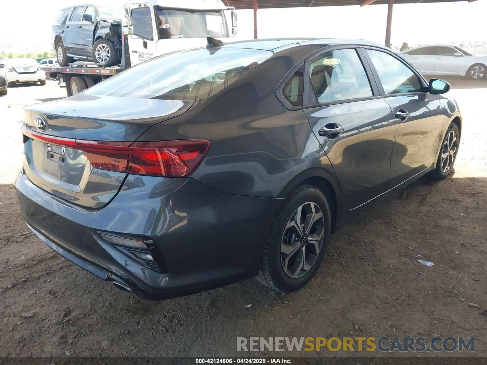 4 Фотография поврежденного автомобиля 3KPF24AD7ME294409 KIA FORTE 2021