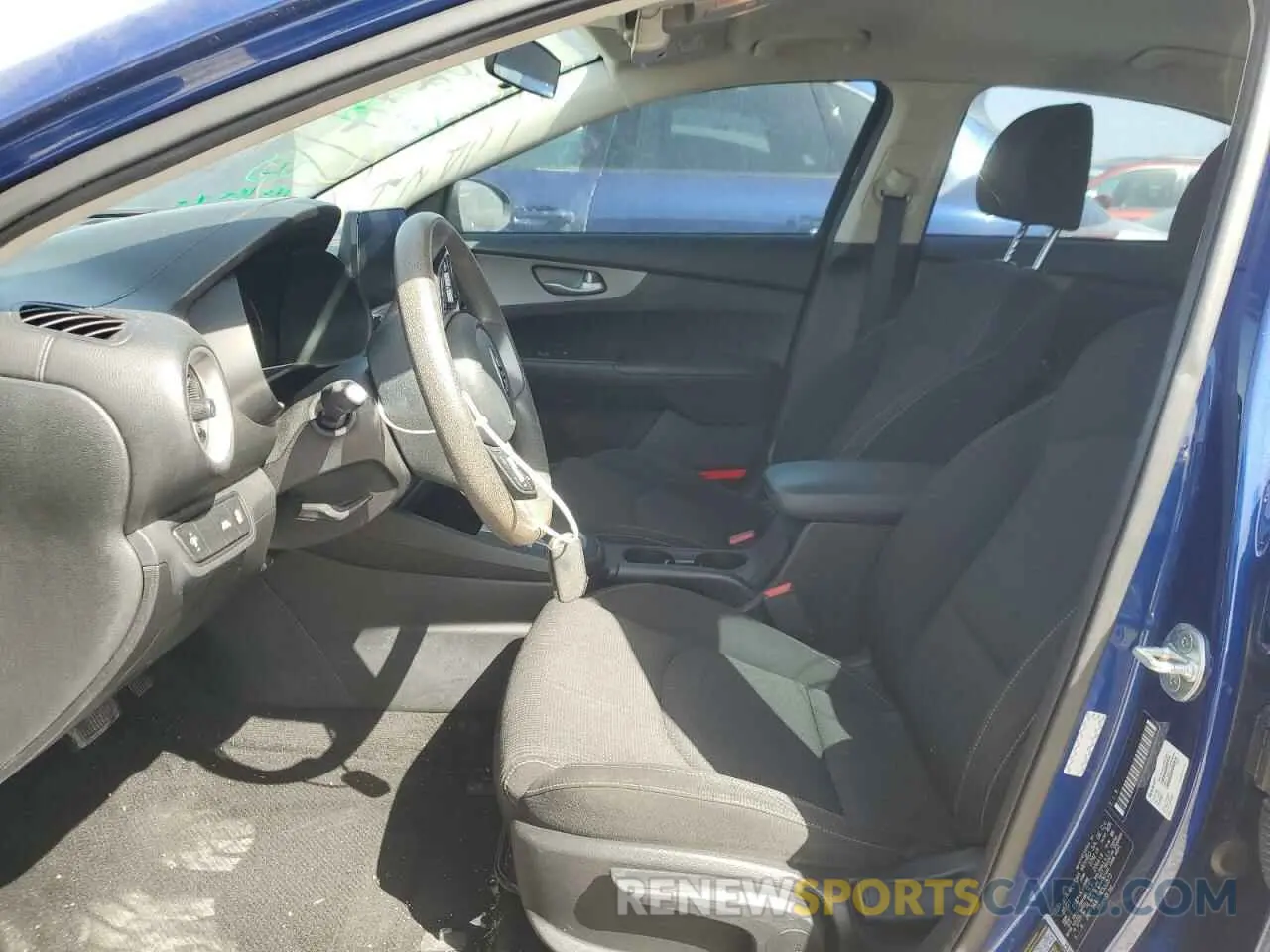 7 Photograph of a damaged car 3KPF24AD7ME330373 KIA FORTE 2021