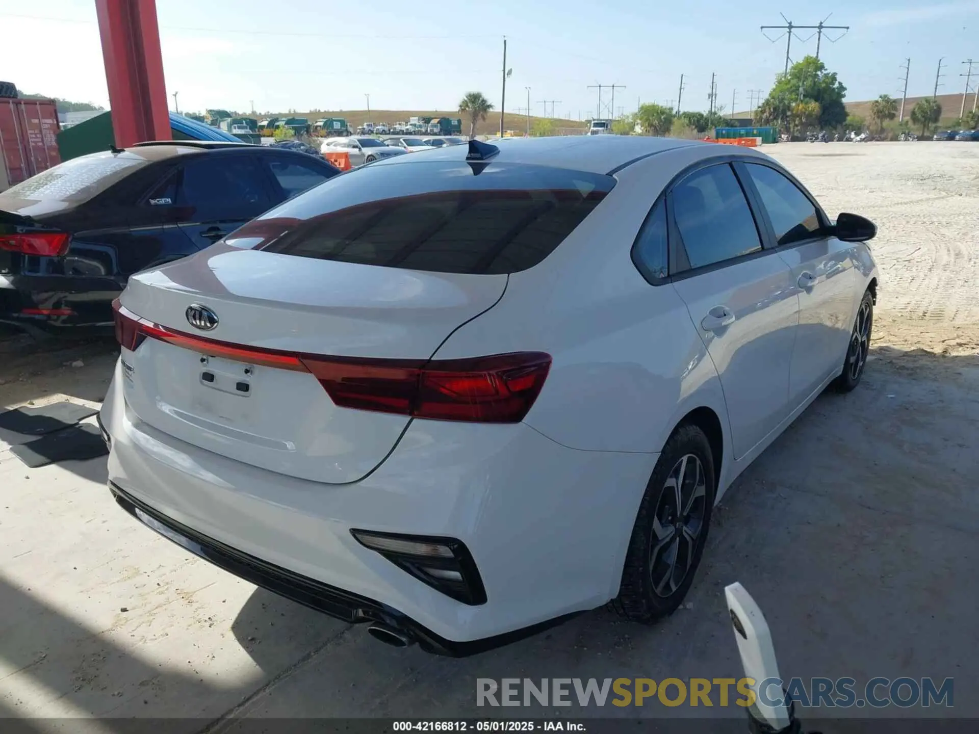 4 Photograph of a damaged car 3KPF24AD7ME340143 KIA FORTE 2021