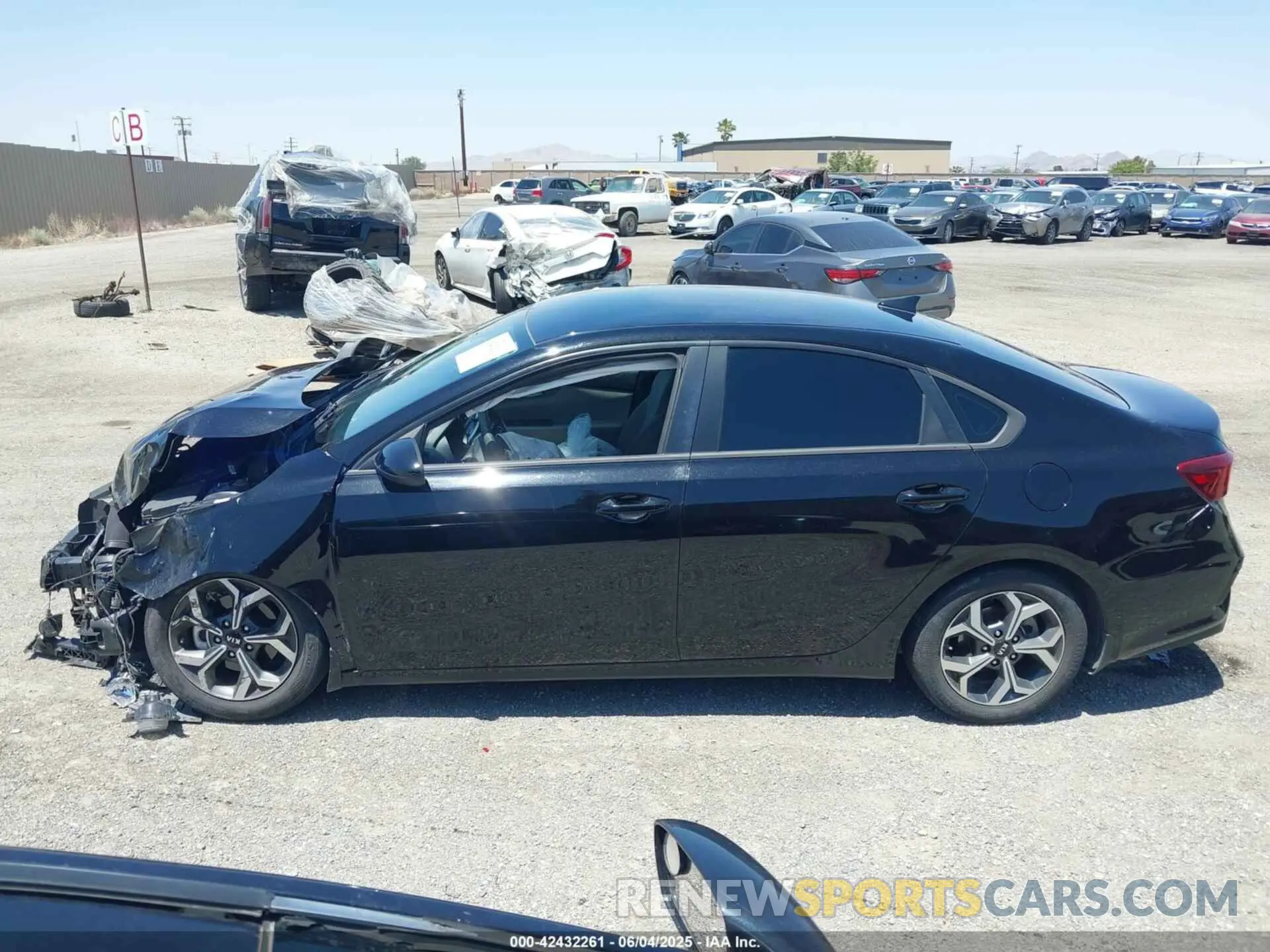 15 Photograph of a damaged car 3KPF24AD7ME341566 KIA FORTE 2021