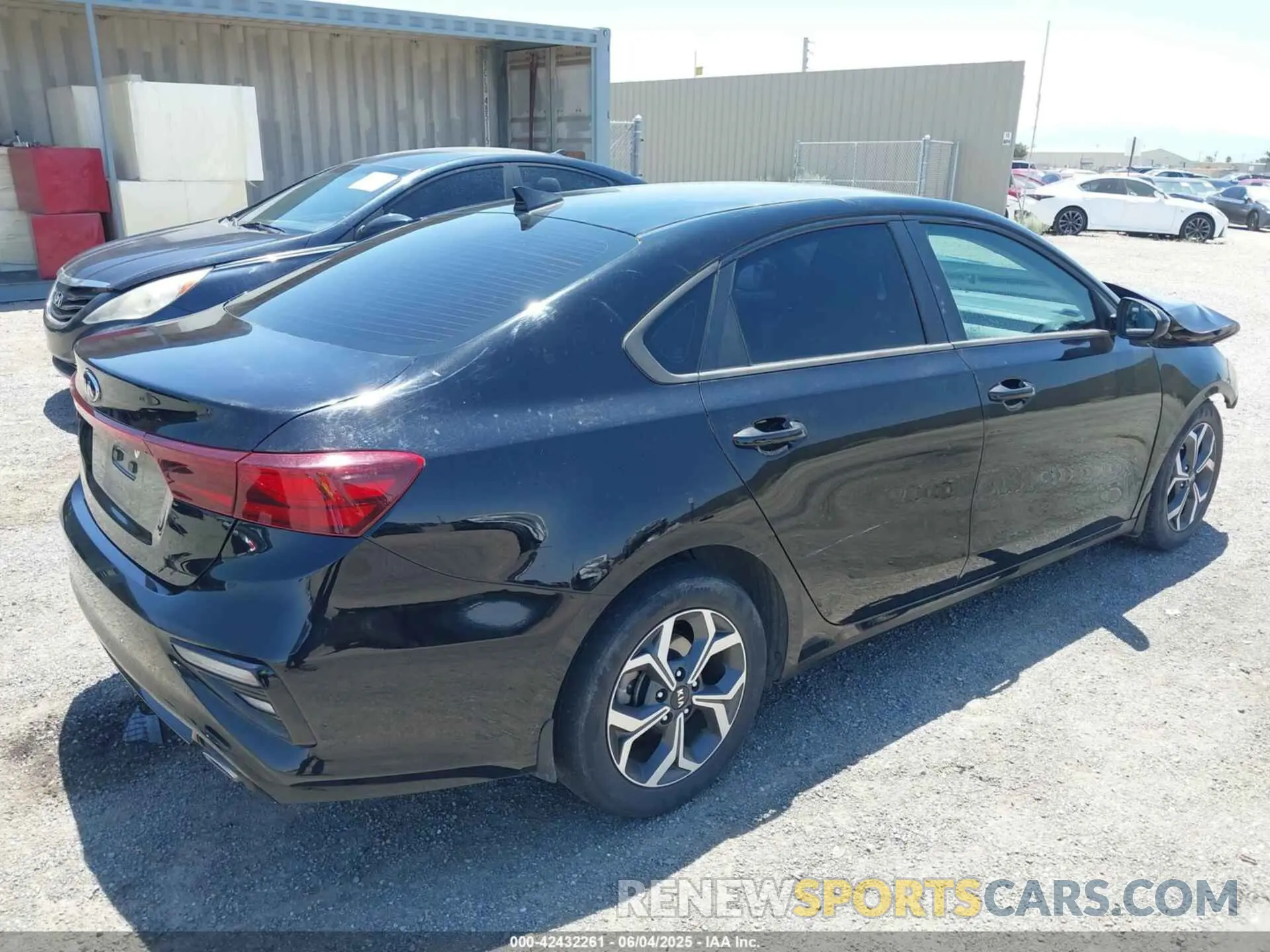 4 Photograph of a damaged car 3KPF24AD7ME341566 KIA FORTE 2021