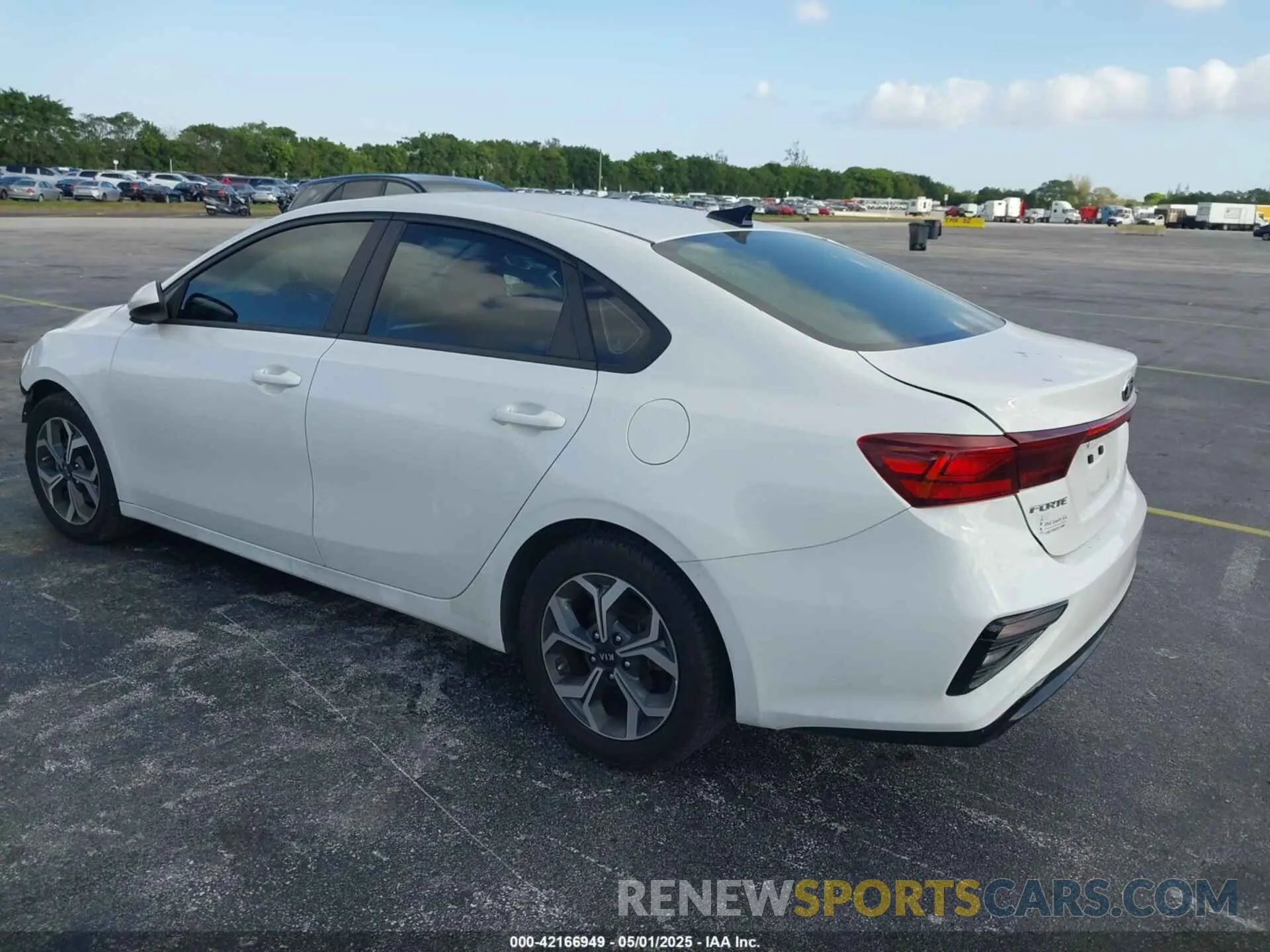 3 Фотография поврежденного автомобиля 3KPF24AD7ME349327 KIA FORTE 2021