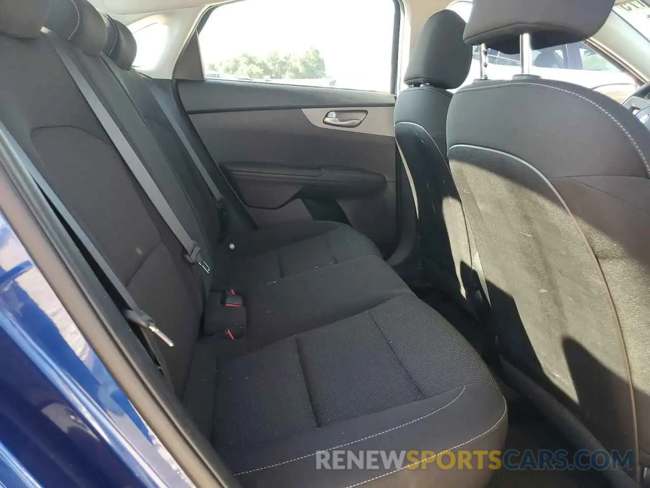 10 Фотография поврежденного автомобиля 3KPF24AD7ME371702 KIA FORTE 2021