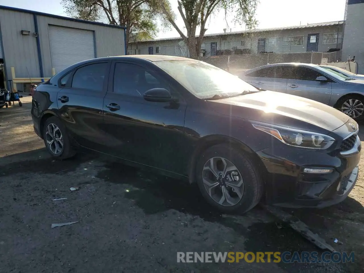4 Фотография поврежденного автомобиля 3KPF24AD7ME373627 KIA FORTE 2021