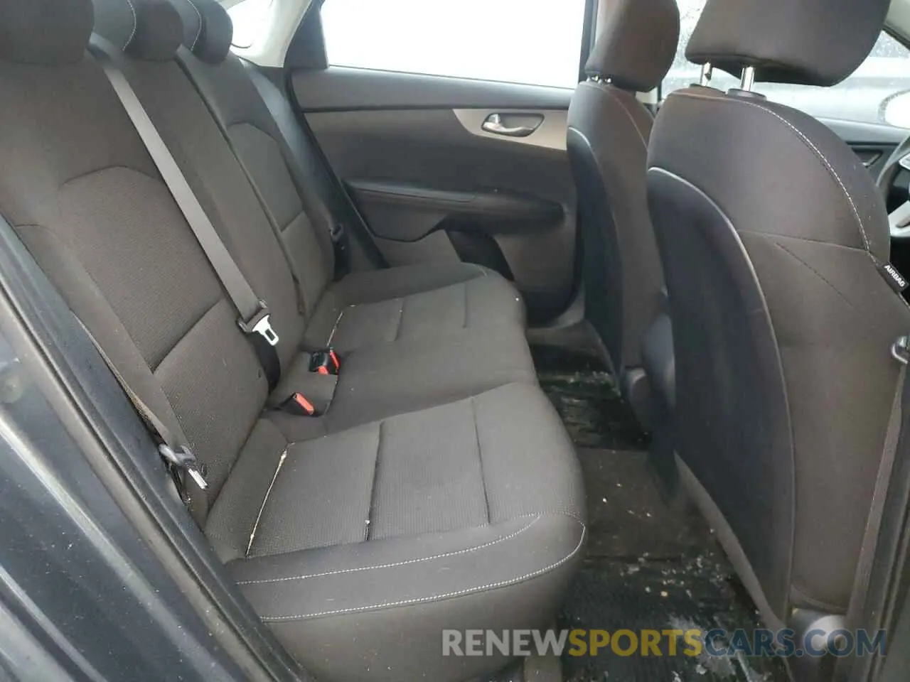 10 Фотография поврежденного автомобиля 3KPF24AD7ME376625 KIA FORTE 2021