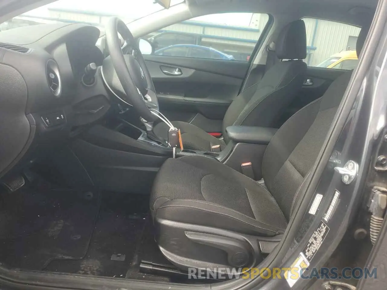 7 Фотография поврежденного автомобиля 3KPF24AD7ME377242 KIA FORTE 2021