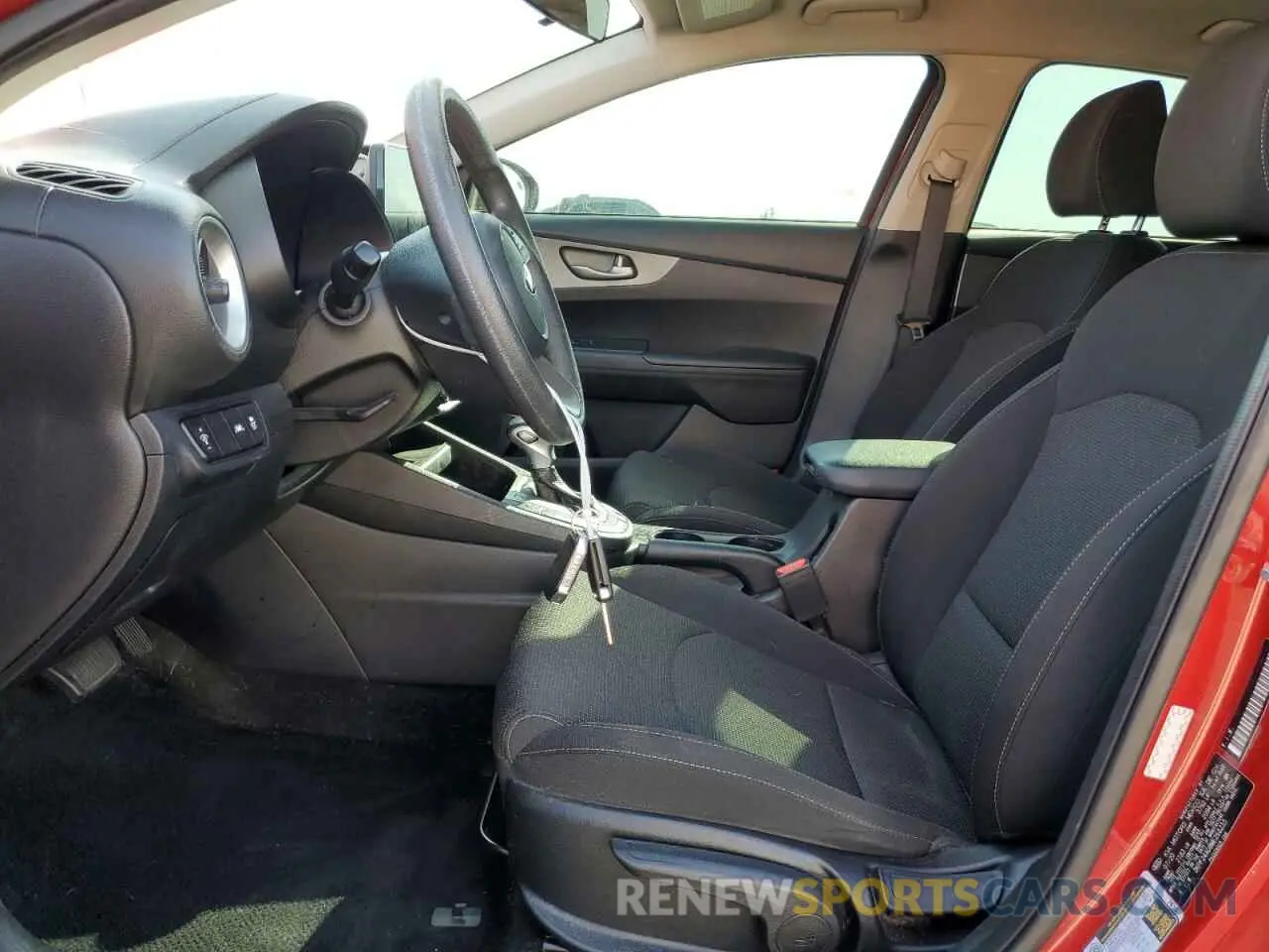 7 Photograph of a damaged car 3KPF24AD8ME268255 KIA FORTE 2021