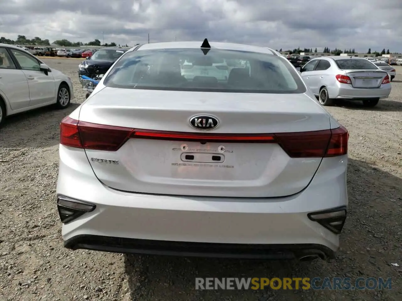 6 Фотография поврежденного автомобиля 3KPF24AD8ME272127 KIA FORTE 2021