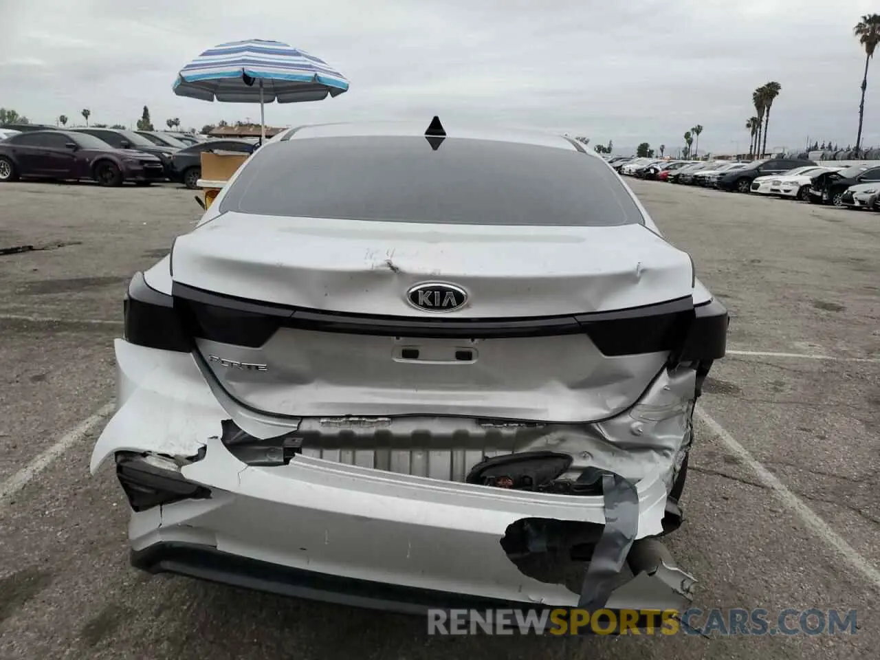 6 Photograph of a damaged car 3KPF24AD8ME305045 KIA FORTE 2021