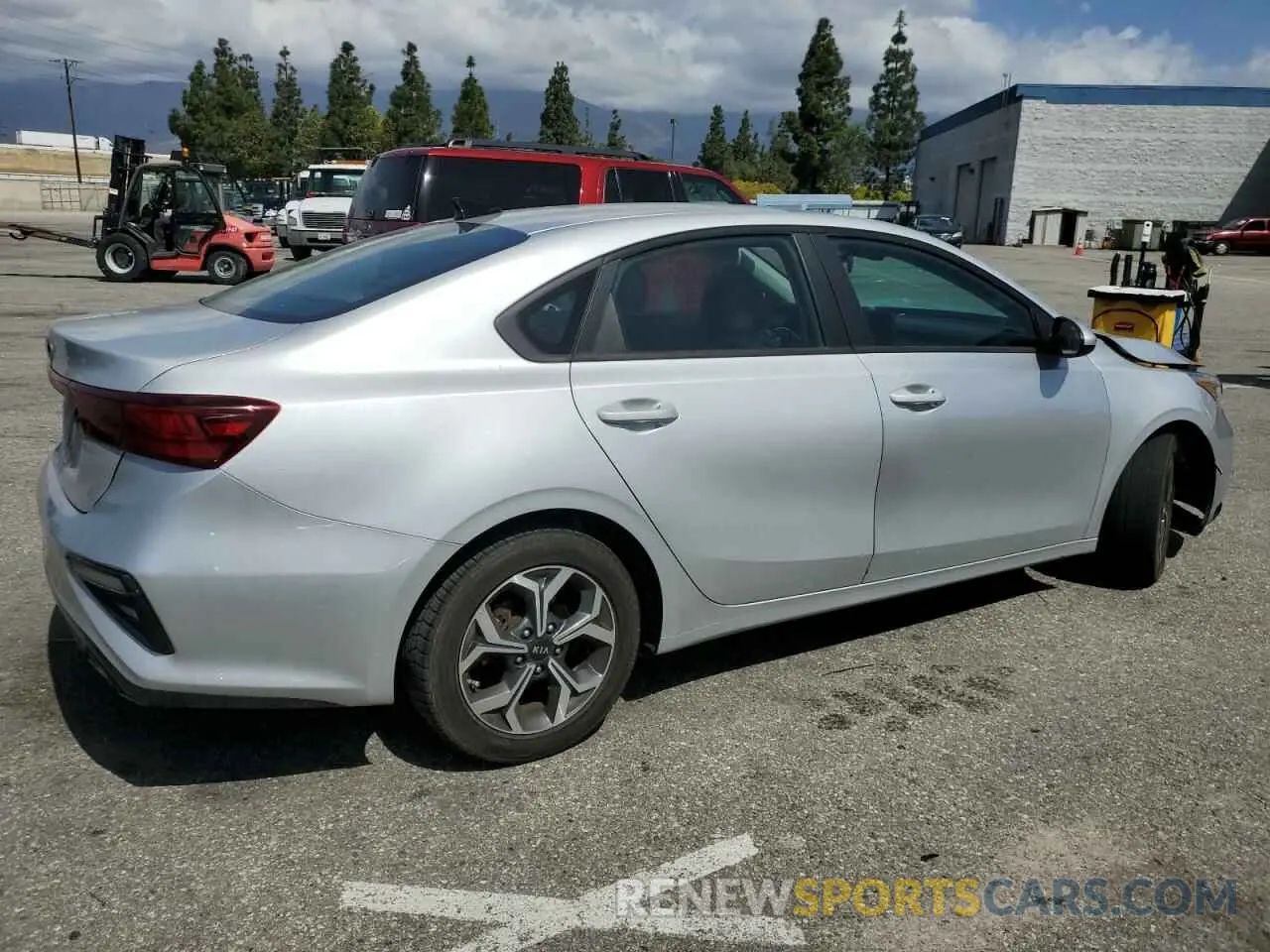 3 Фотография поврежденного автомобиля 3KPF24AD8ME306471 KIA FORTE 2021