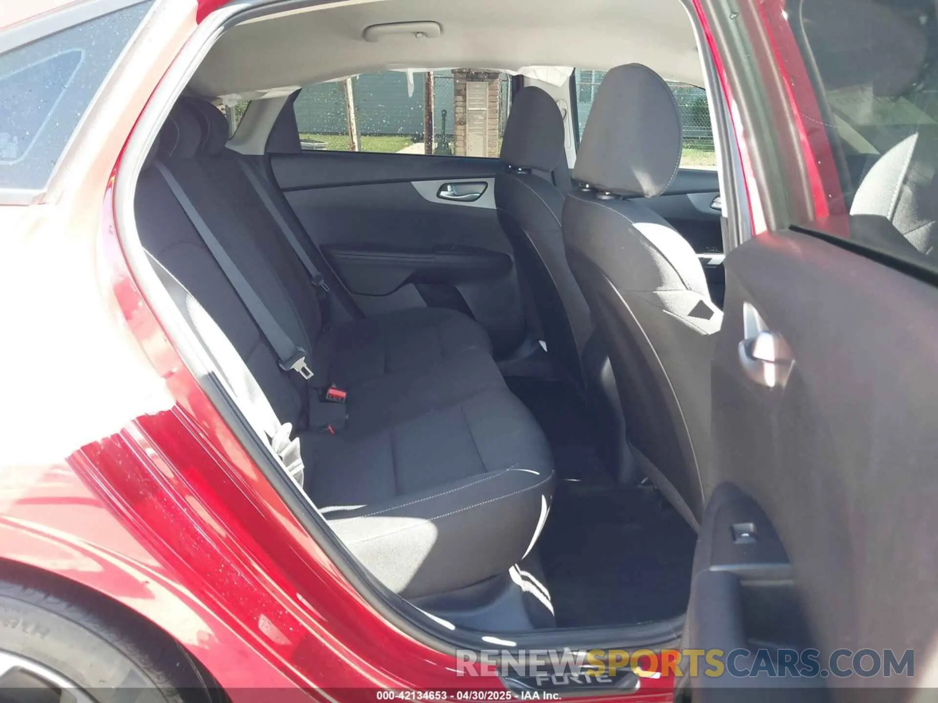 8 Фотография поврежденного автомобиля 3KPF24AD8ME373412 KIA FORTE 2021