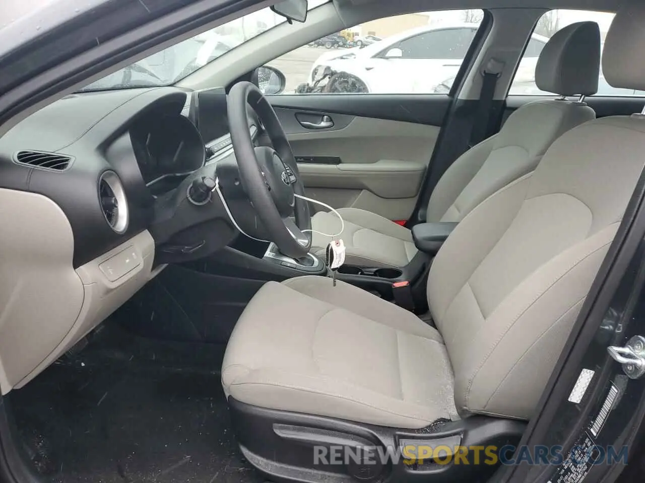 7 Фотография поврежденного автомобиля 3KPF24AD8ME377492 KIA FORTE 2021