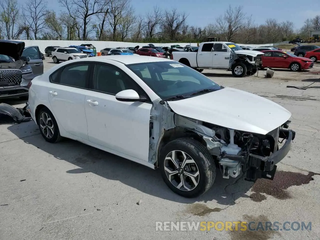 4 Фотография поврежденного автомобиля 3KPF24AD8ME382238 KIA FORTE 2021