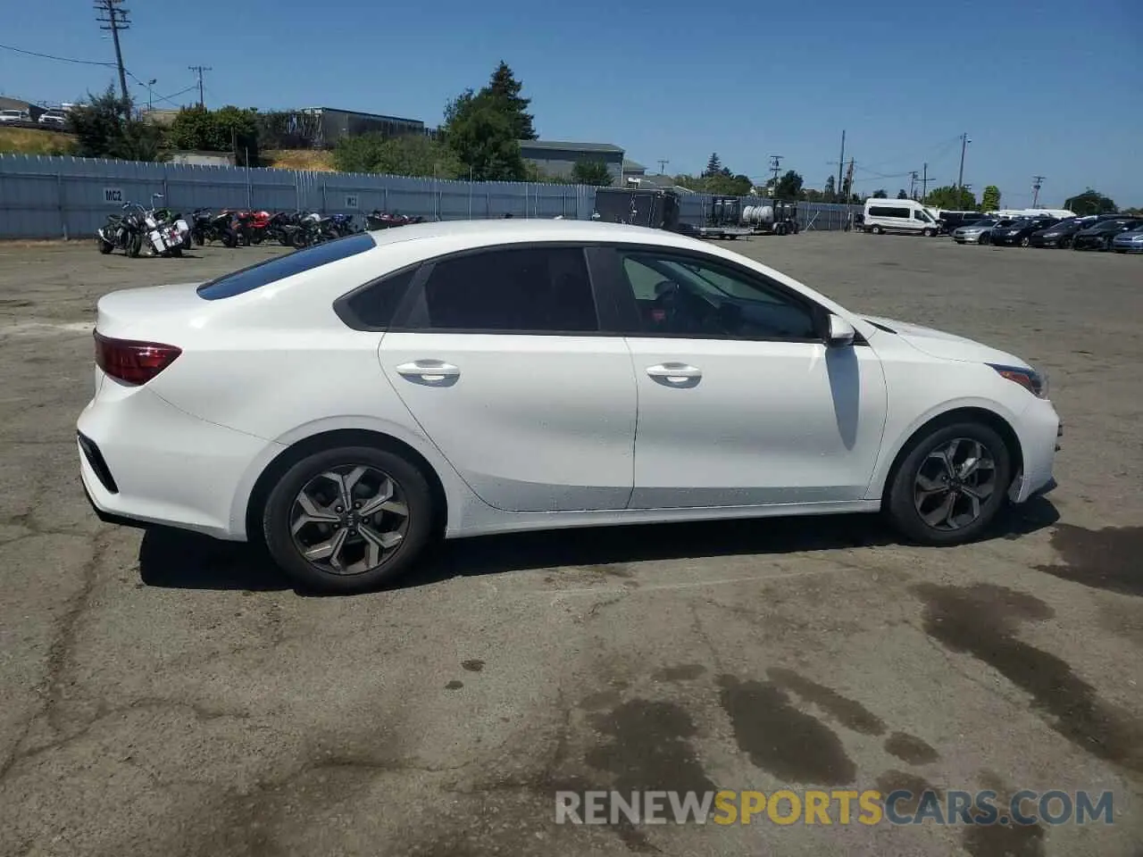 3 Photograph of a damaged car 3KPF24AD8ME402584 KIA FORTE 2021