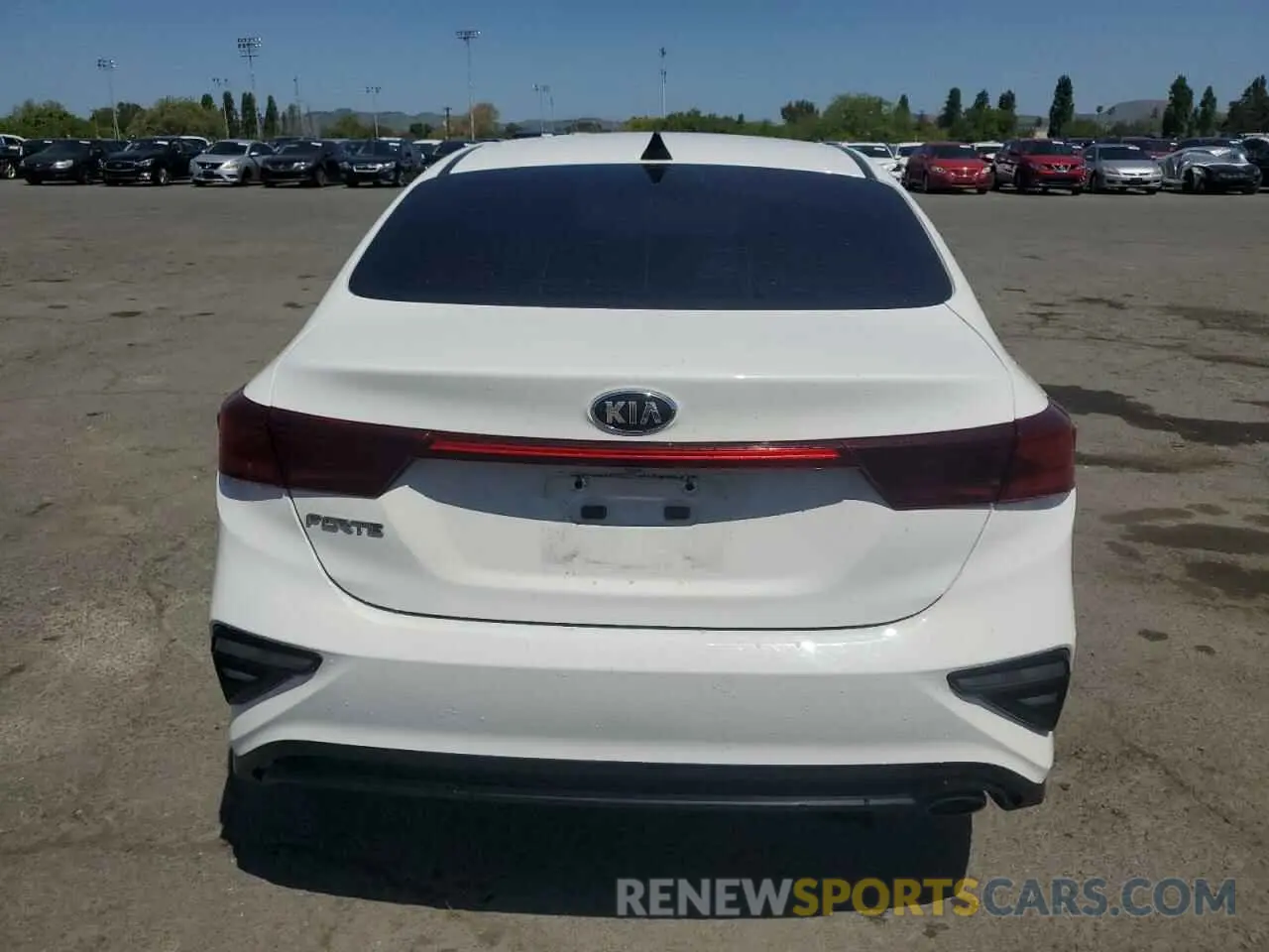 6 Photograph of a damaged car 3KPF24AD8ME402584 KIA FORTE 2021