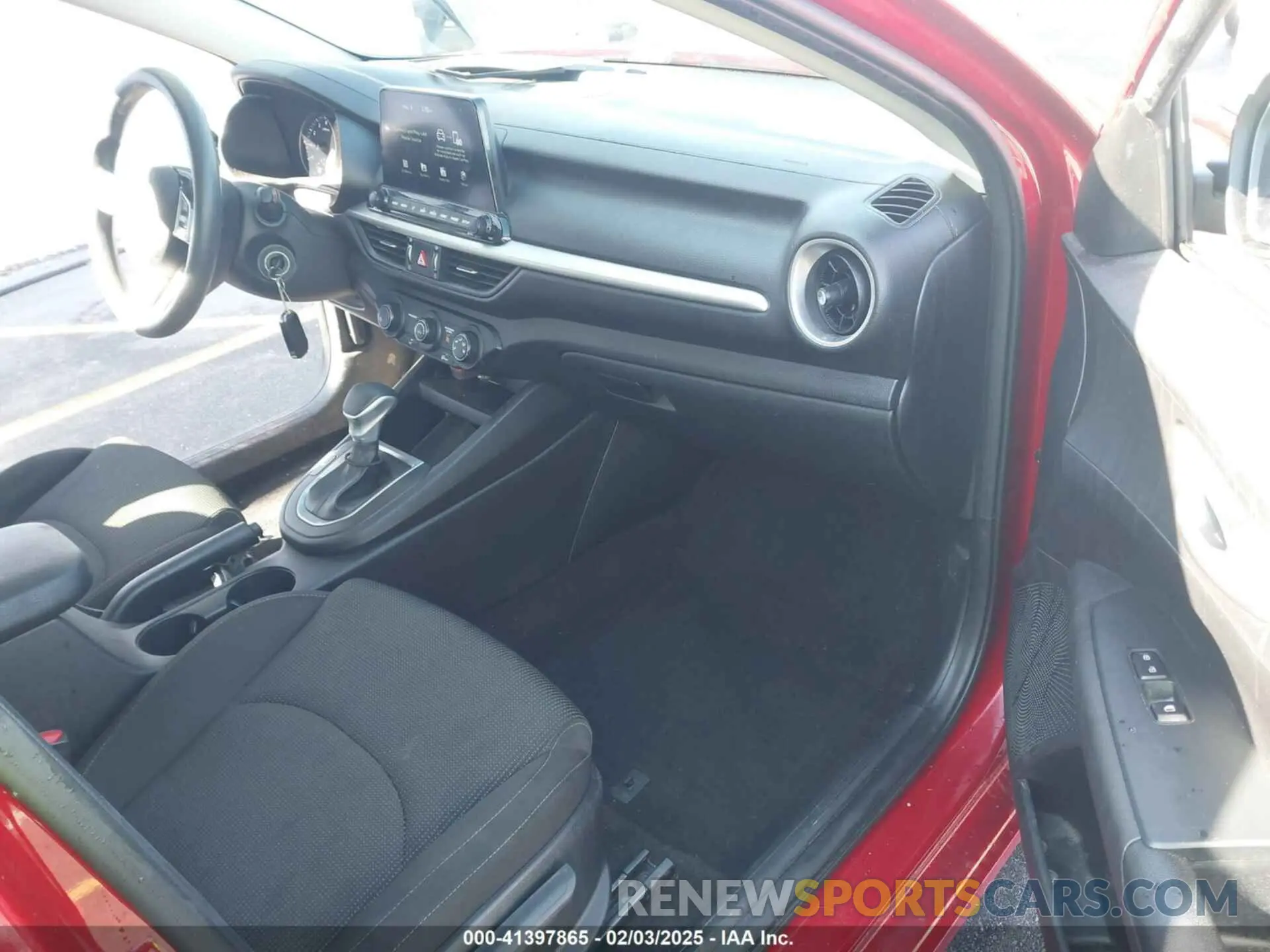 5 Фотография поврежденного автомобиля 3KPF24AD9ME266594 KIA FORTE 2021