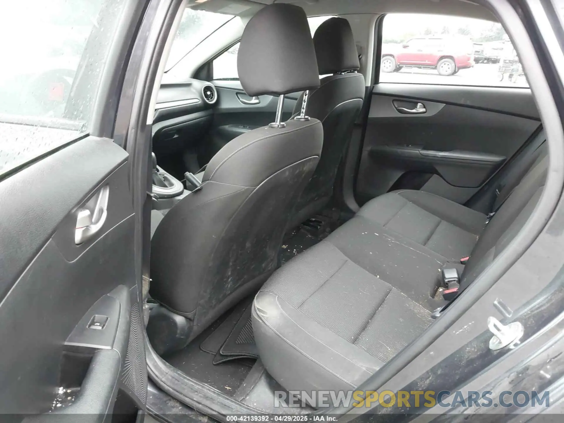 8 Фотография поврежденного автомобиля 3KPF24AD9ME267065 KIA FORTE 2021