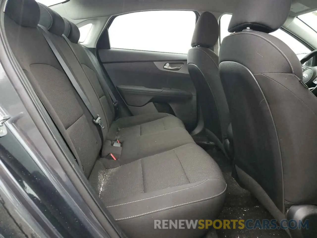 10 Фотография поврежденного автомобиля 3KPF24AD9ME273674 KIA FORTE 2021
