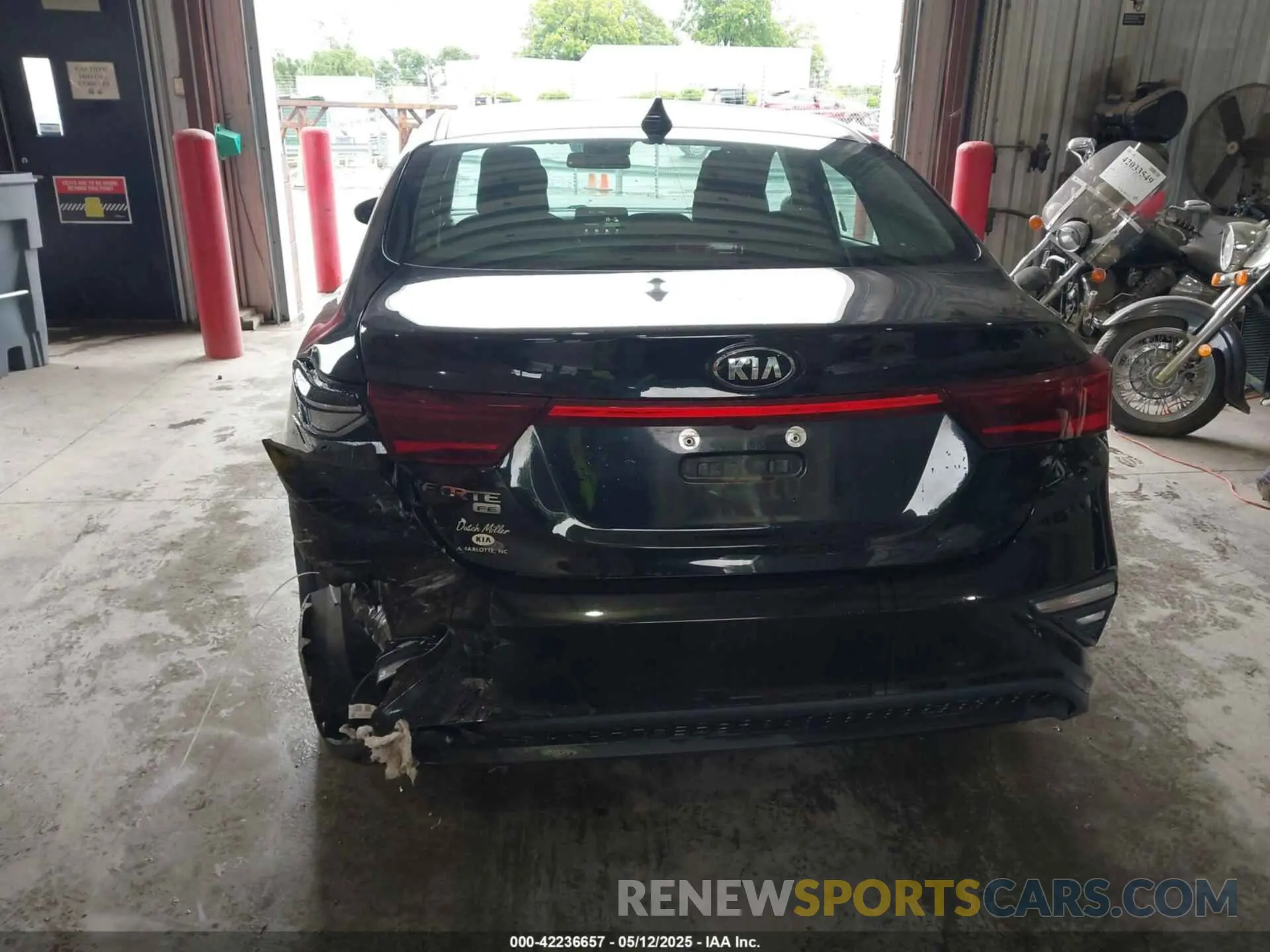 16 Photograph of a damaged car 3KPF24AD9ME326633 KIA FORTE 2021