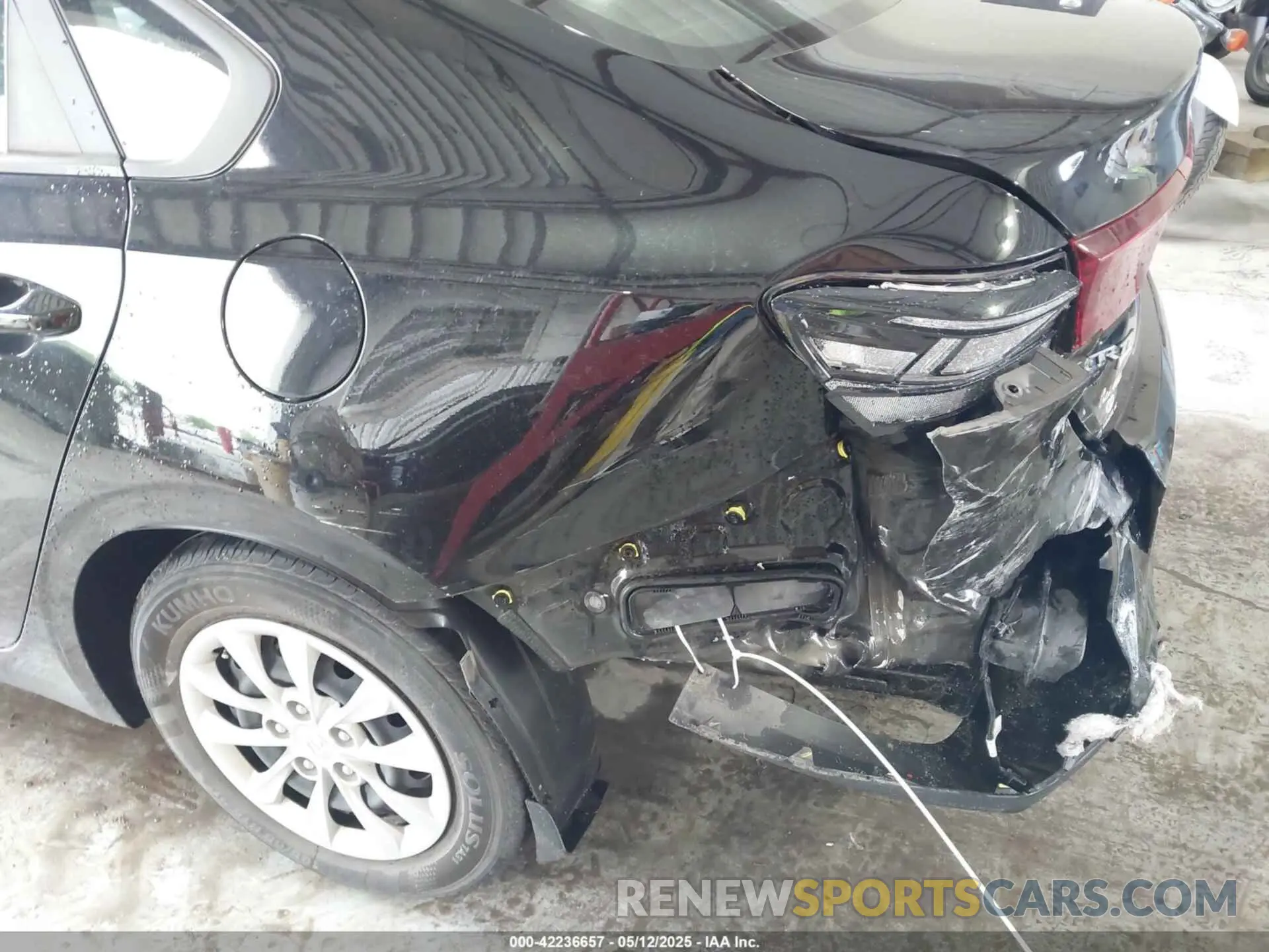 17 Photograph of a damaged car 3KPF24AD9ME326633 KIA FORTE 2021