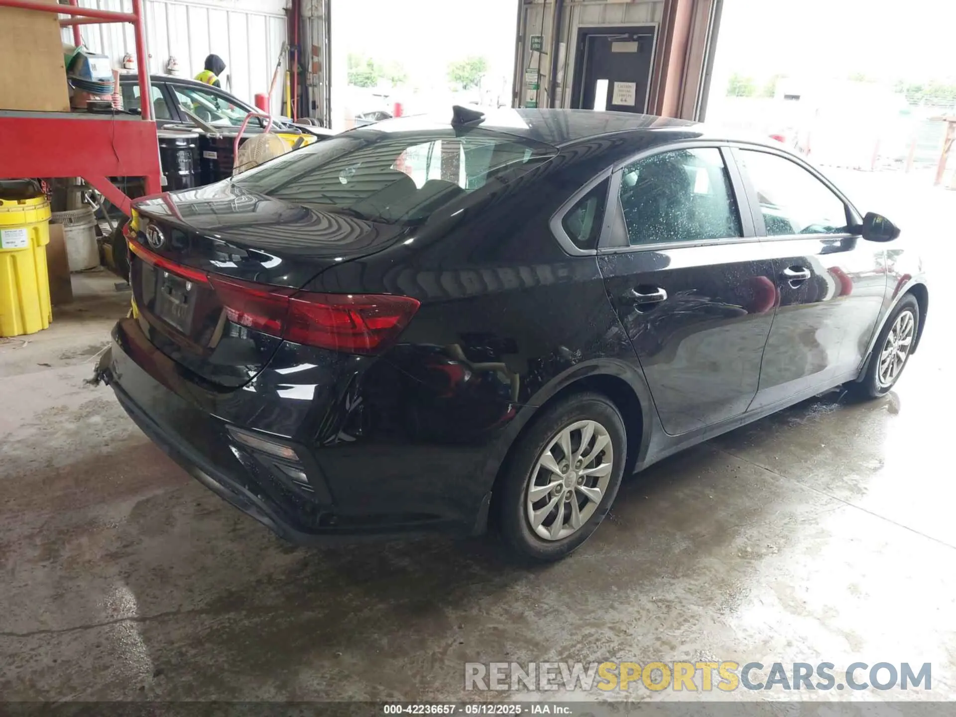 4 Photograph of a damaged car 3KPF24AD9ME326633 KIA FORTE 2021