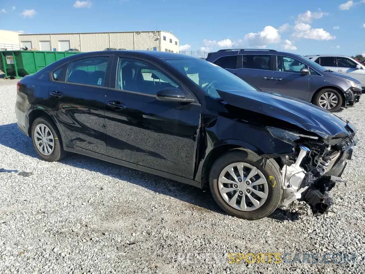 4 Photograph of a damaged car 3KPF24AD9ME328379 KIA FORTE 2021