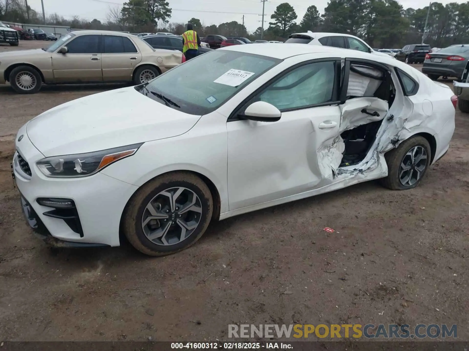 2 Фотография поврежденного автомобиля 3KPF24AD9ME329578 KIA FORTE 2021