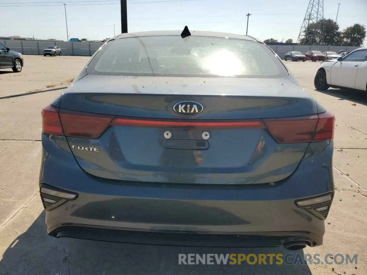 6 Photograph of a damaged car 3KPF24AD9ME329970 KIA FORTE 2021