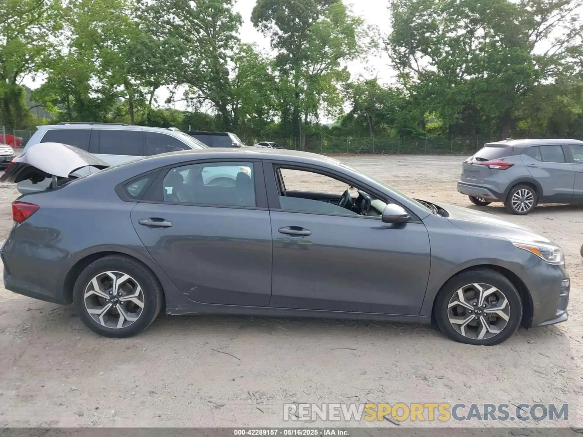 12 Photograph of a damaged car 3KPF24AD9ME347076 KIA FORTE 2021