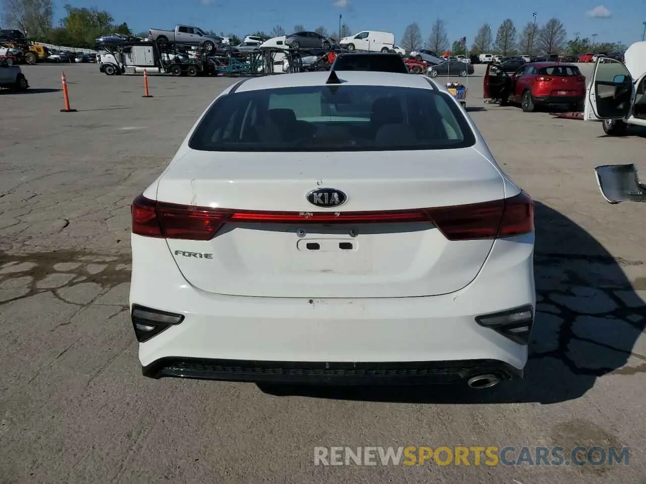 6 Photograph of a damaged car 3KPF24AD9ME353072 KIA FORTE 2021
