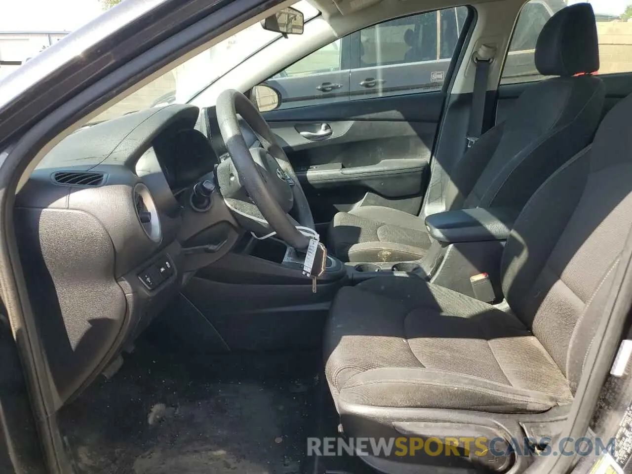 7 Фотография поврежденного автомобиля 3KPF24AD9ME363648 KIA FORTE 2021
