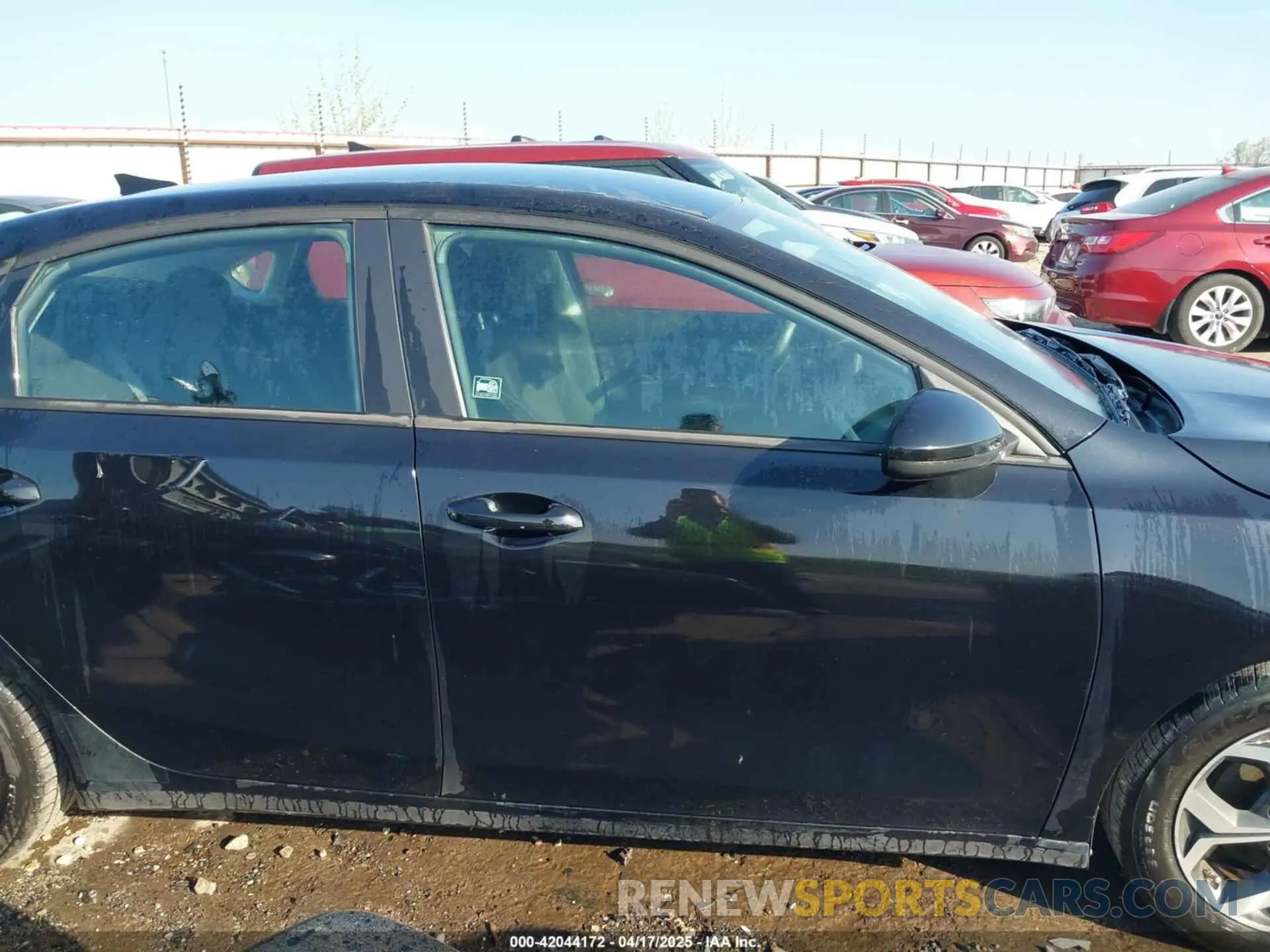 14 Photograph of a damaged car 3KPF24AD9ME410824 KIA FORTE 2021