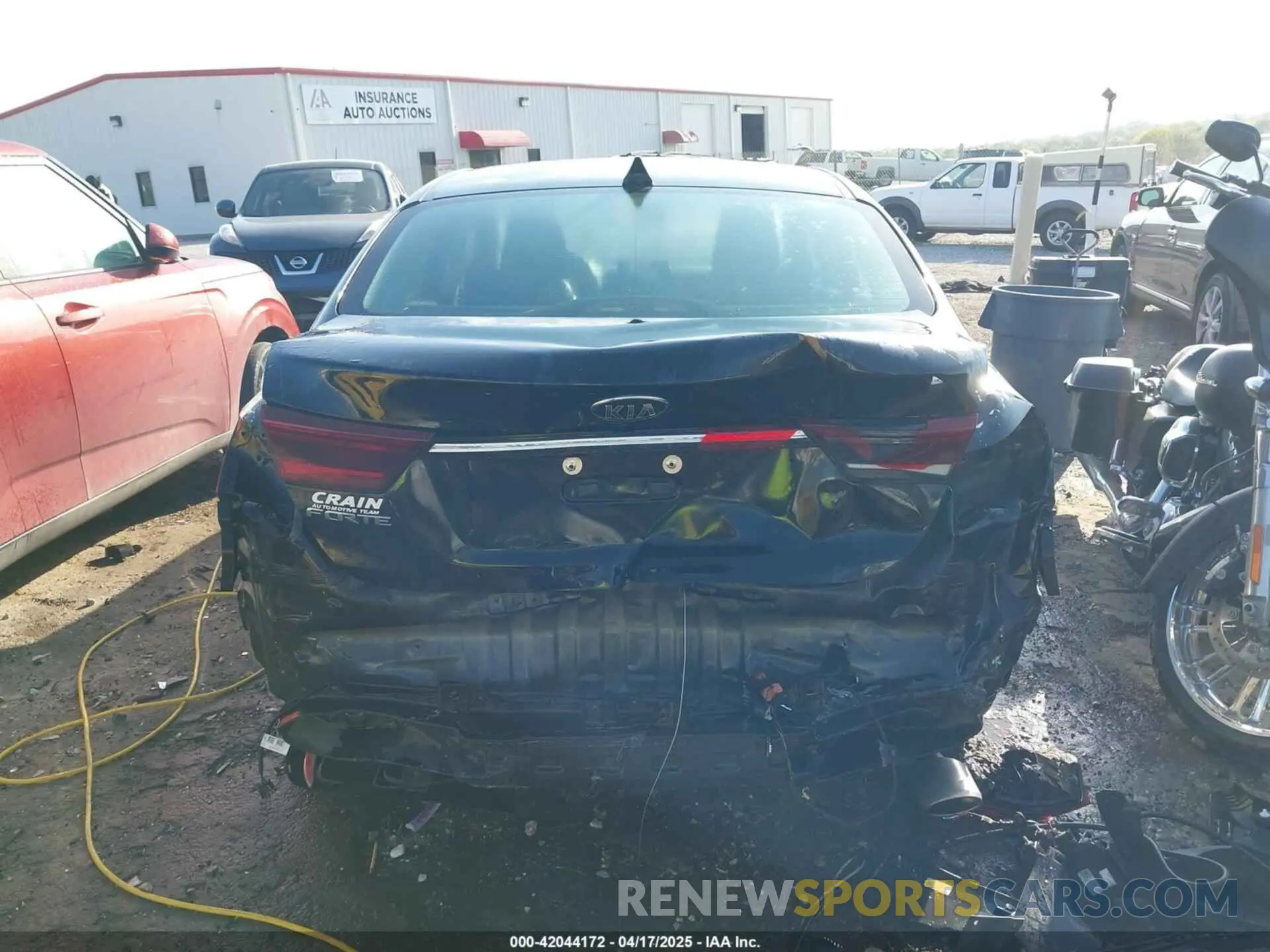 17 Photograph of a damaged car 3KPF24AD9ME410824 KIA FORTE 2021