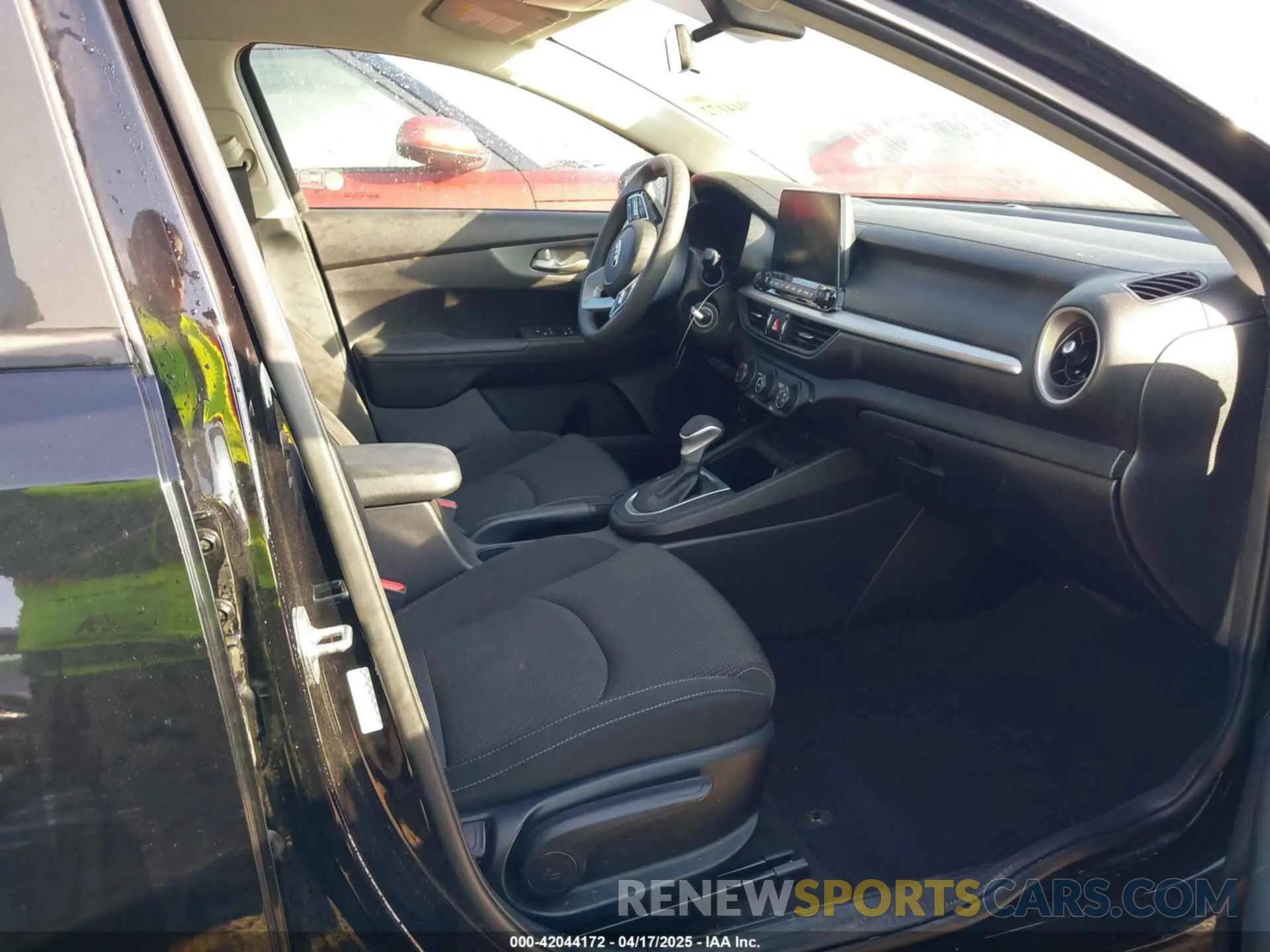 5 Photograph of a damaged car 3KPF24AD9ME410824 KIA FORTE 2021