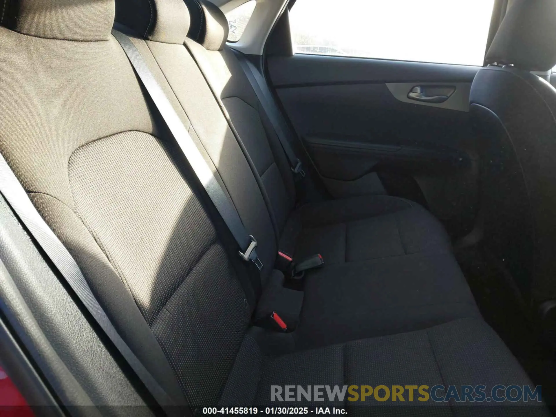 8 Фотография поврежденного автомобиля 3KPF24ADXME273134 KIA FORTE 2021