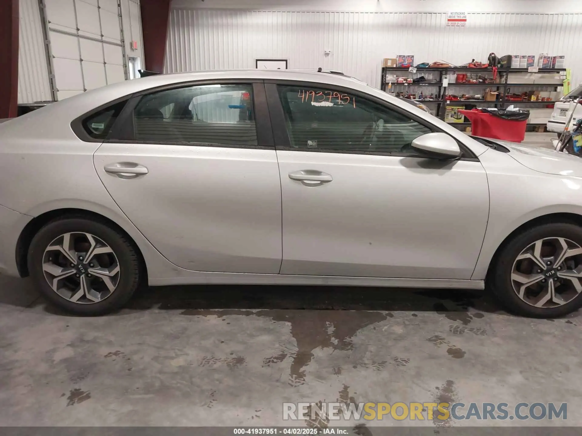 12 Фотография поврежденного автомобиля 3KPF24ADXME336362 KIA FORTE 2021