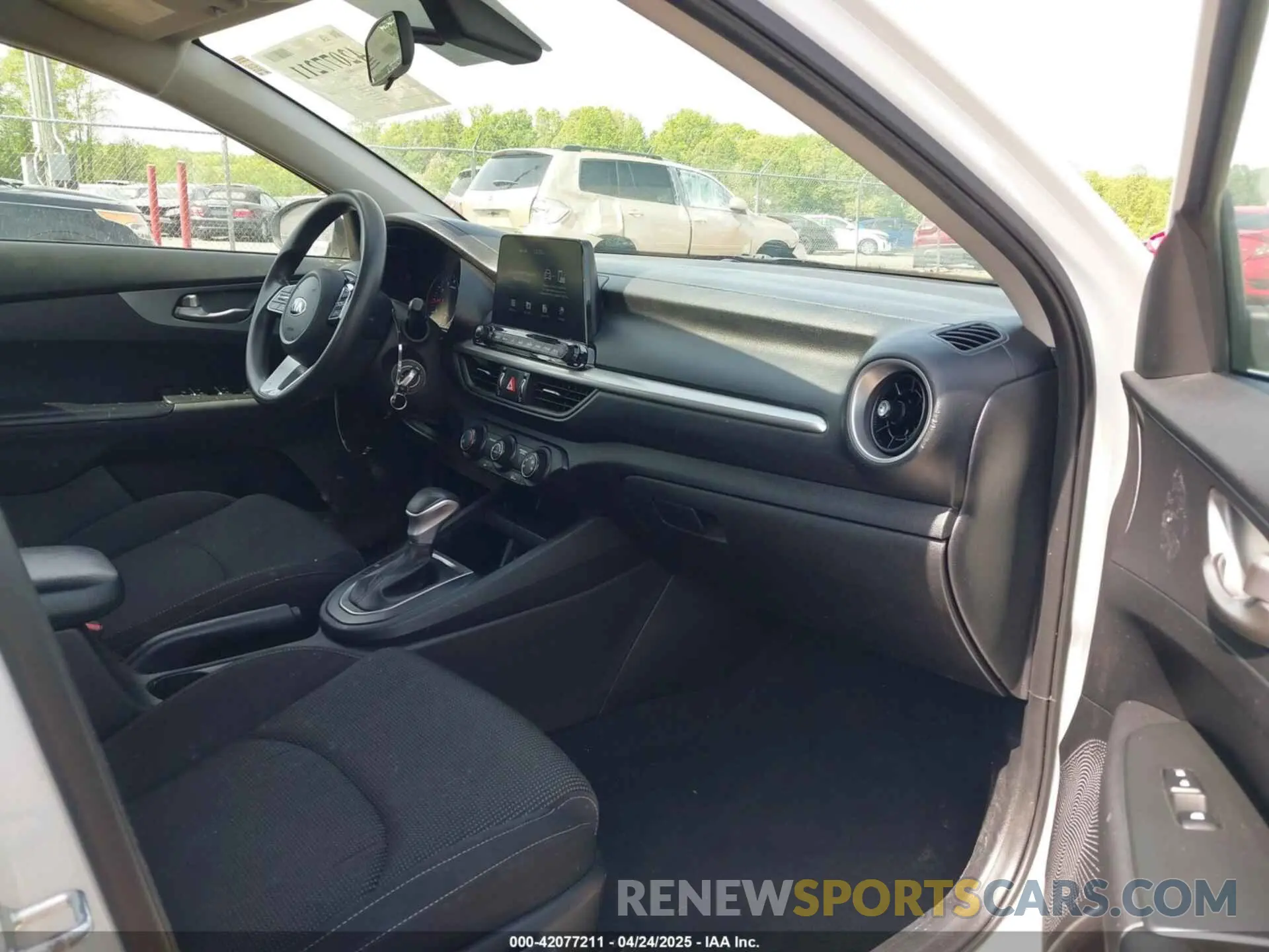 5 Фотография поврежденного автомобиля 3KPF24ADXME385870 KIA FORTE 2021