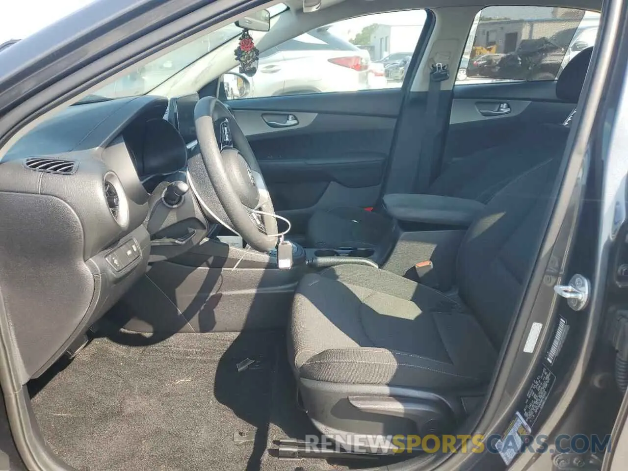 7 Фотография поврежденного автомобиля 3KPF24ADXME389935 KIA FORTE 2021