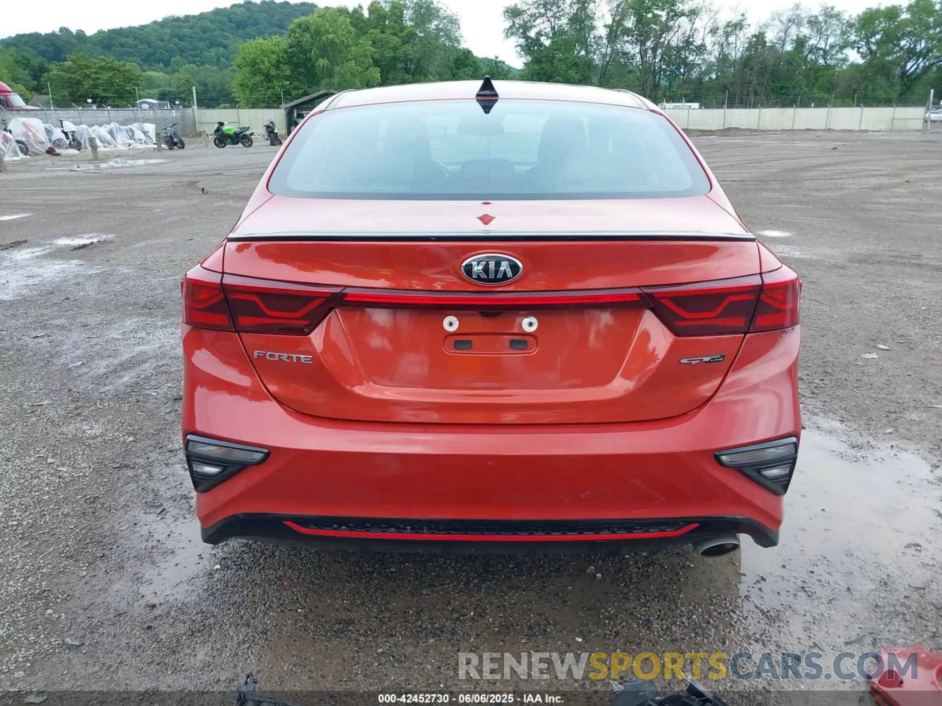 17 Photograph of a damaged car 3KPF34AD0ME298301 KIA FORTE 2021