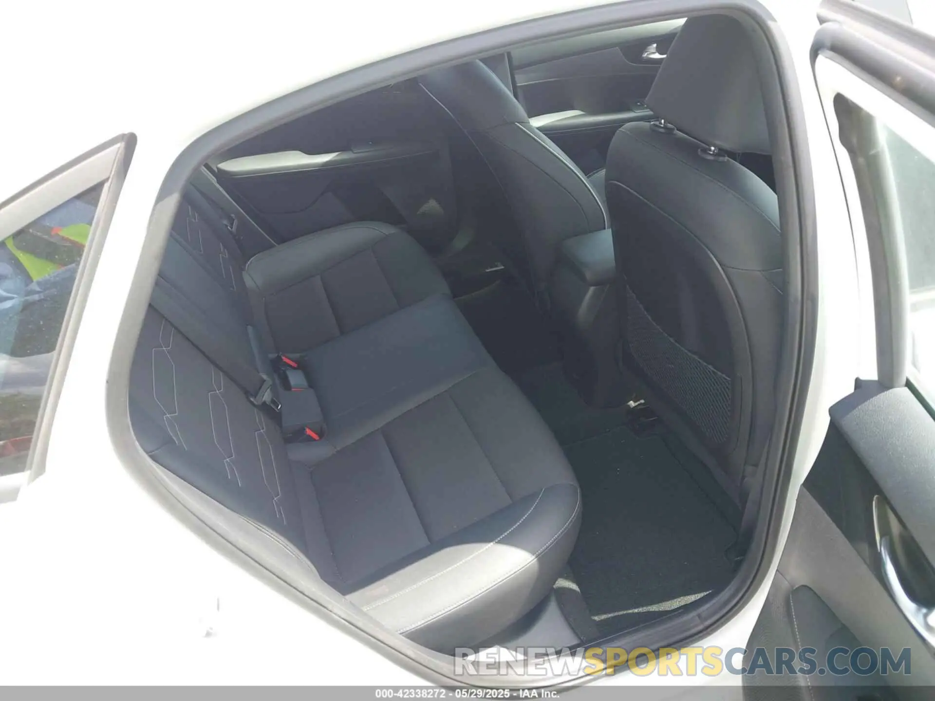 8 Фотография поврежденного автомобиля 3KPF34AD0ME393490 KIA FORTE 2021