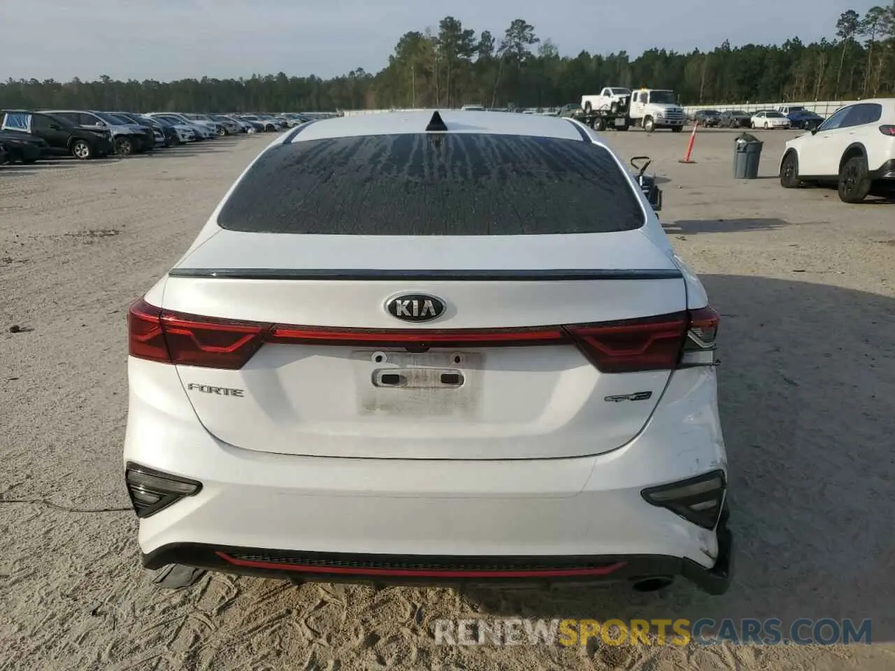 6 Photograph of a damaged car 3KPF34AD0ME402740 KIA FORTE 2021