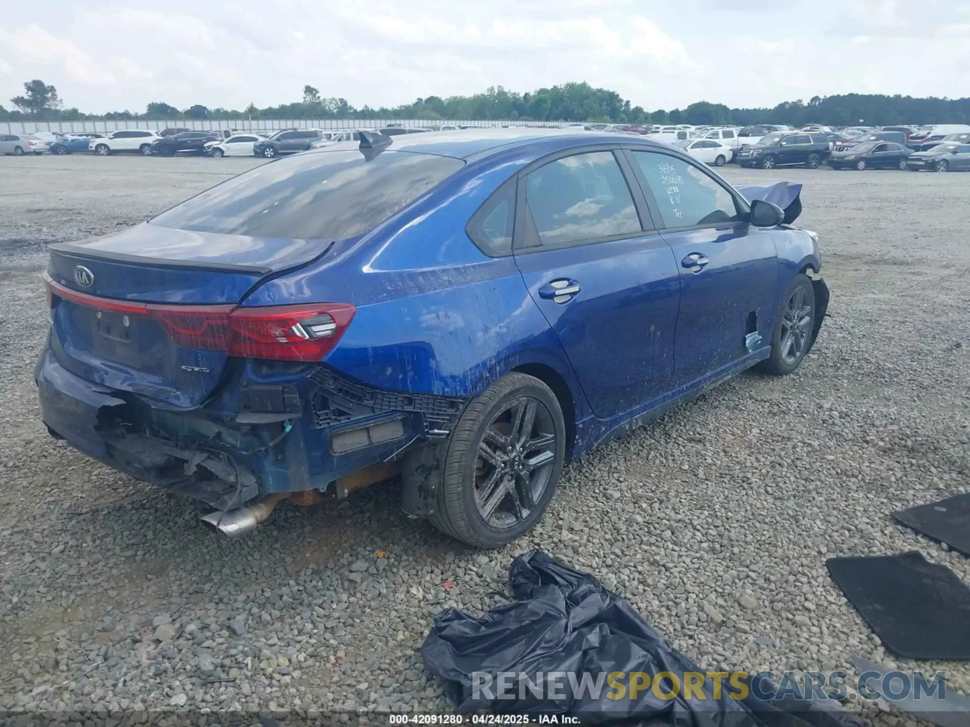 4 Фотография поврежденного автомобиля 3KPF34AD1ME278588 KIA FORTE 2021
