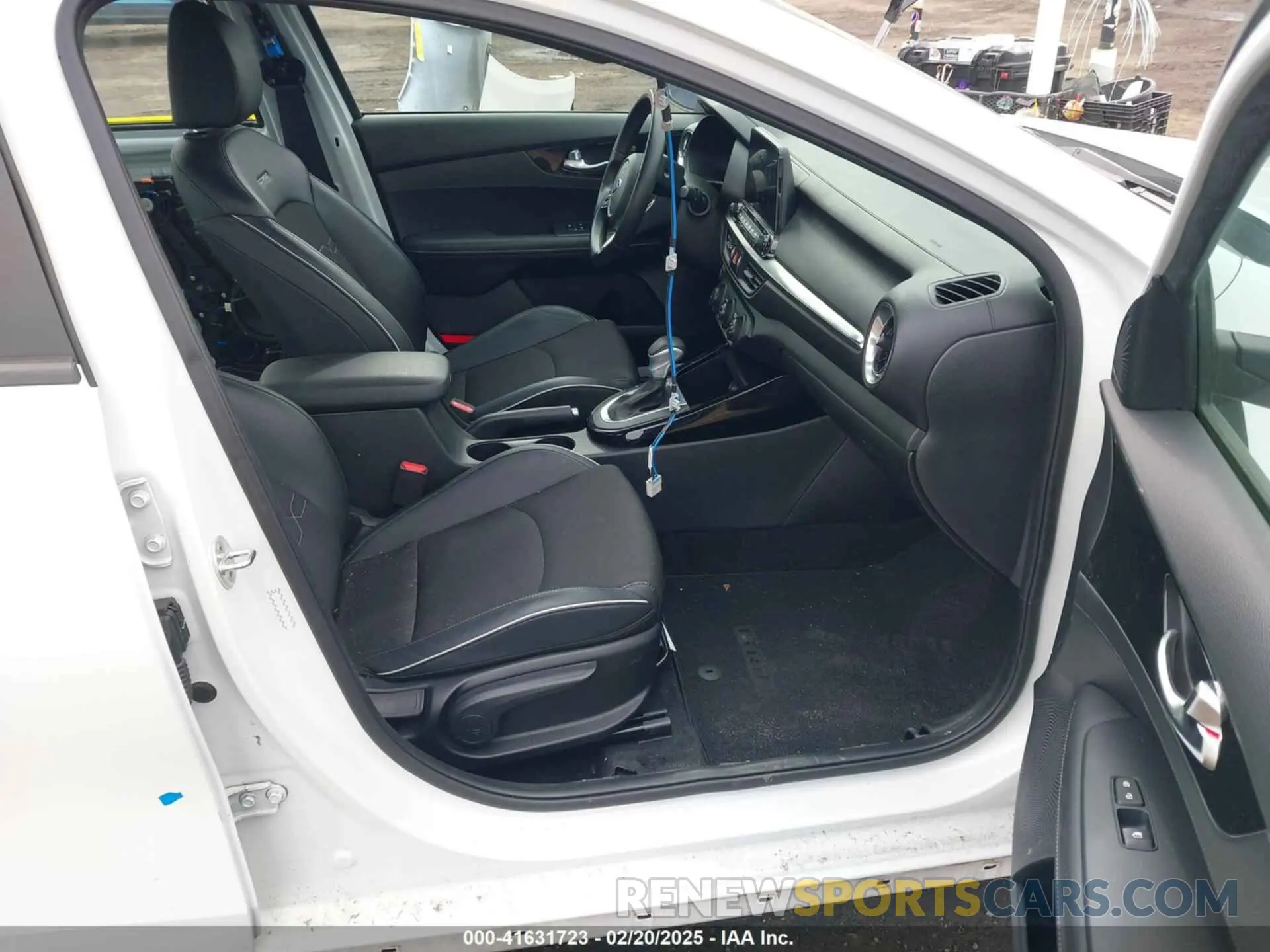 5 Фотография поврежденного автомобиля 3KPF34AD1ME310472 KIA FORTE 2021
