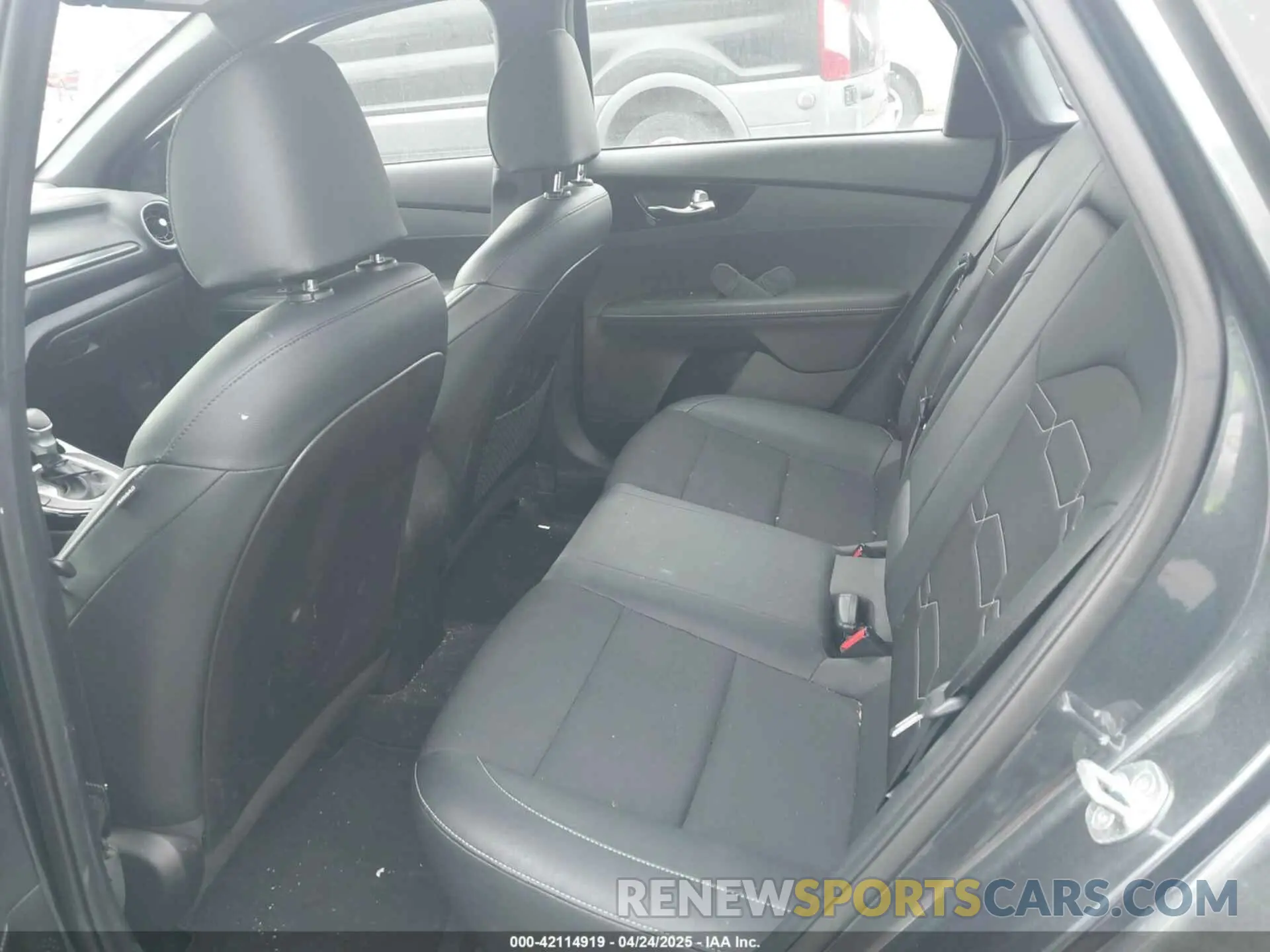 8 Фотография поврежденного автомобиля 3KPF34AD2ME408748 KIA FORTE 2021