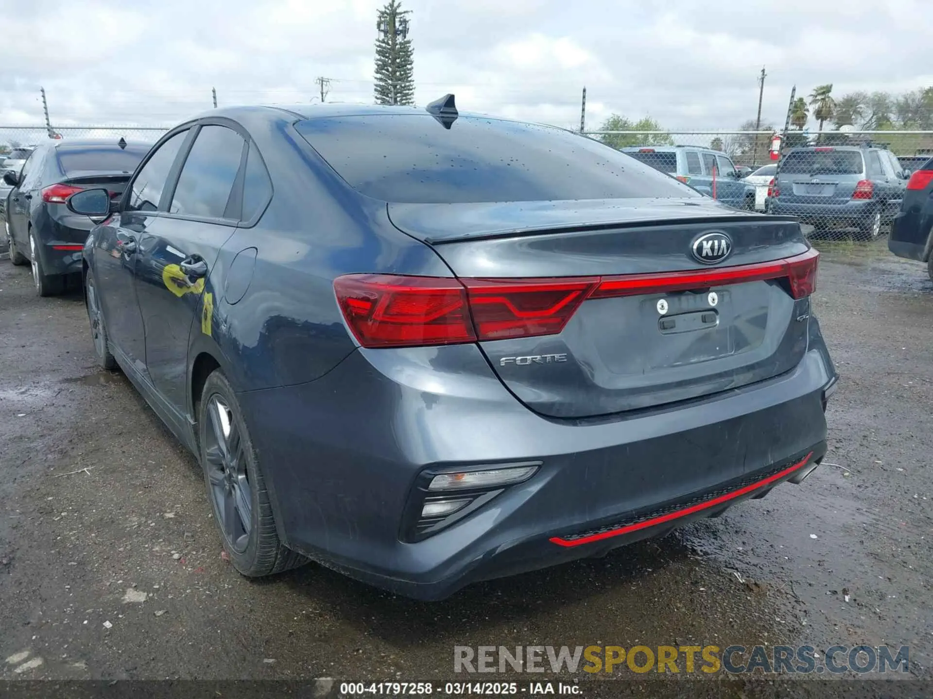 3 Photograph of a damaged car 3KPF34AD4ME268945 KIA FORTE 2021
