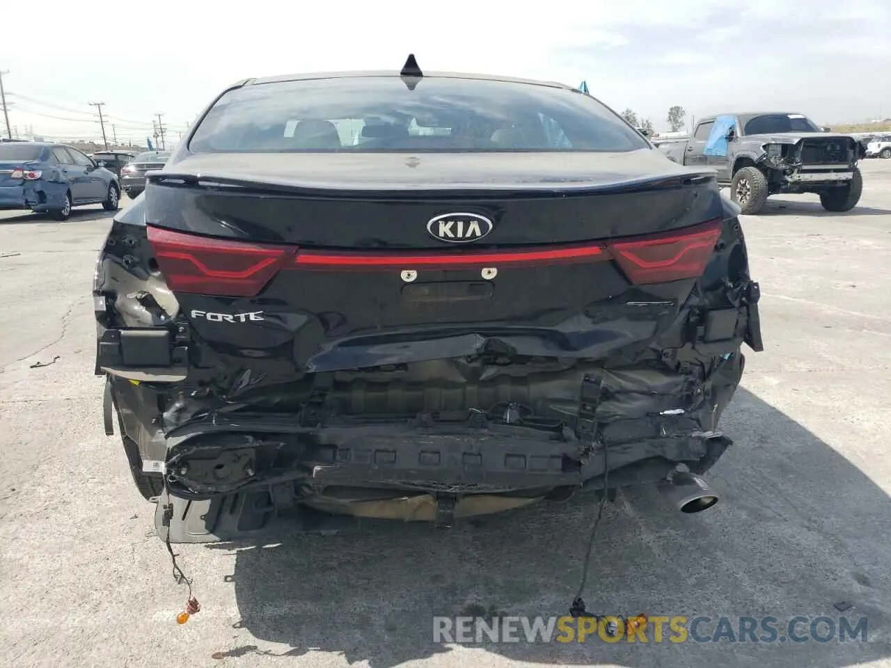 6 Фотография поврежденного автомобиля 3KPF34AD4ME317951 KIA FORTE 2021