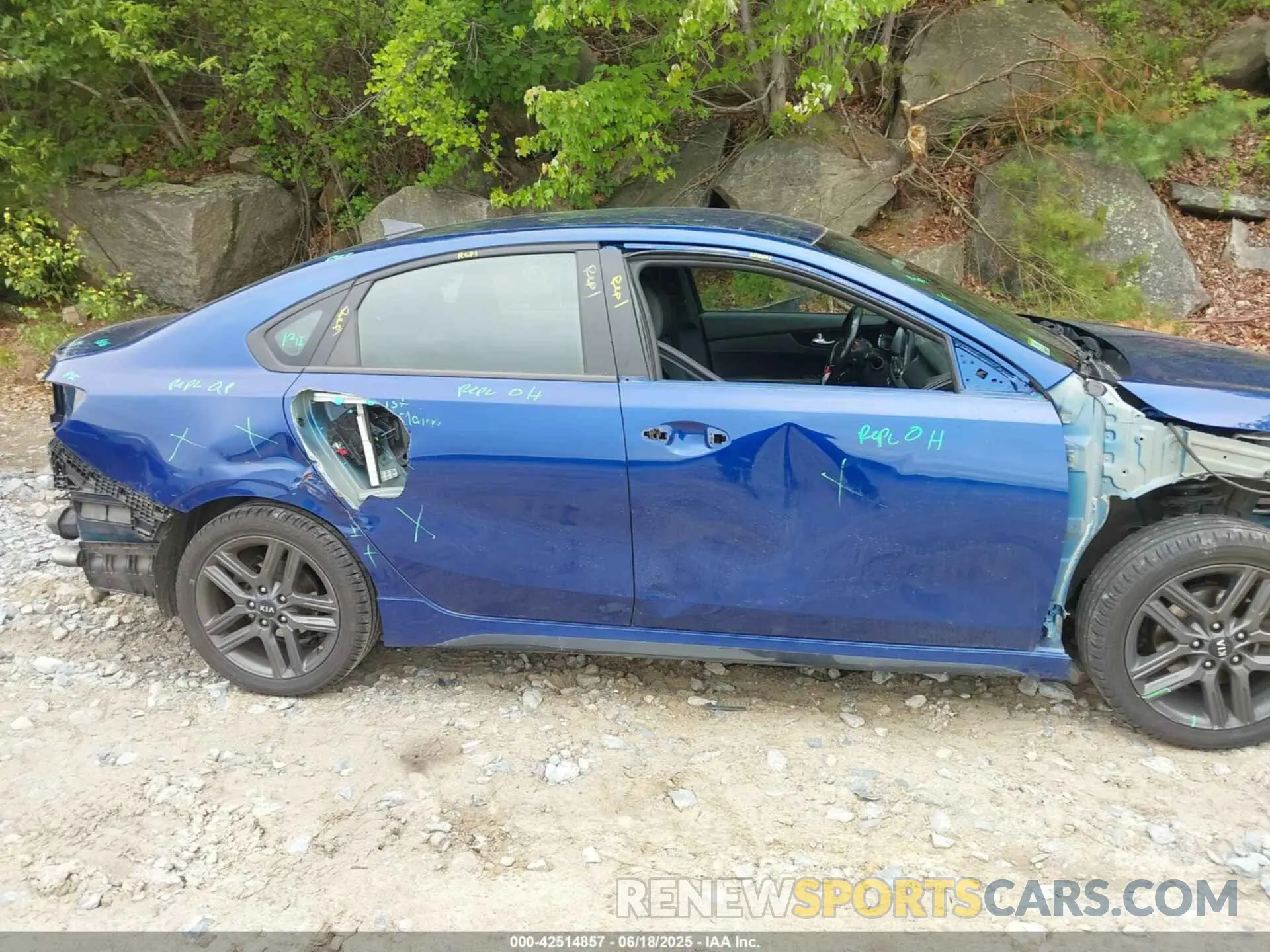 14 Фотография поврежденного автомобиля 3KPF34AD6ME281471 KIA FORTE 2021