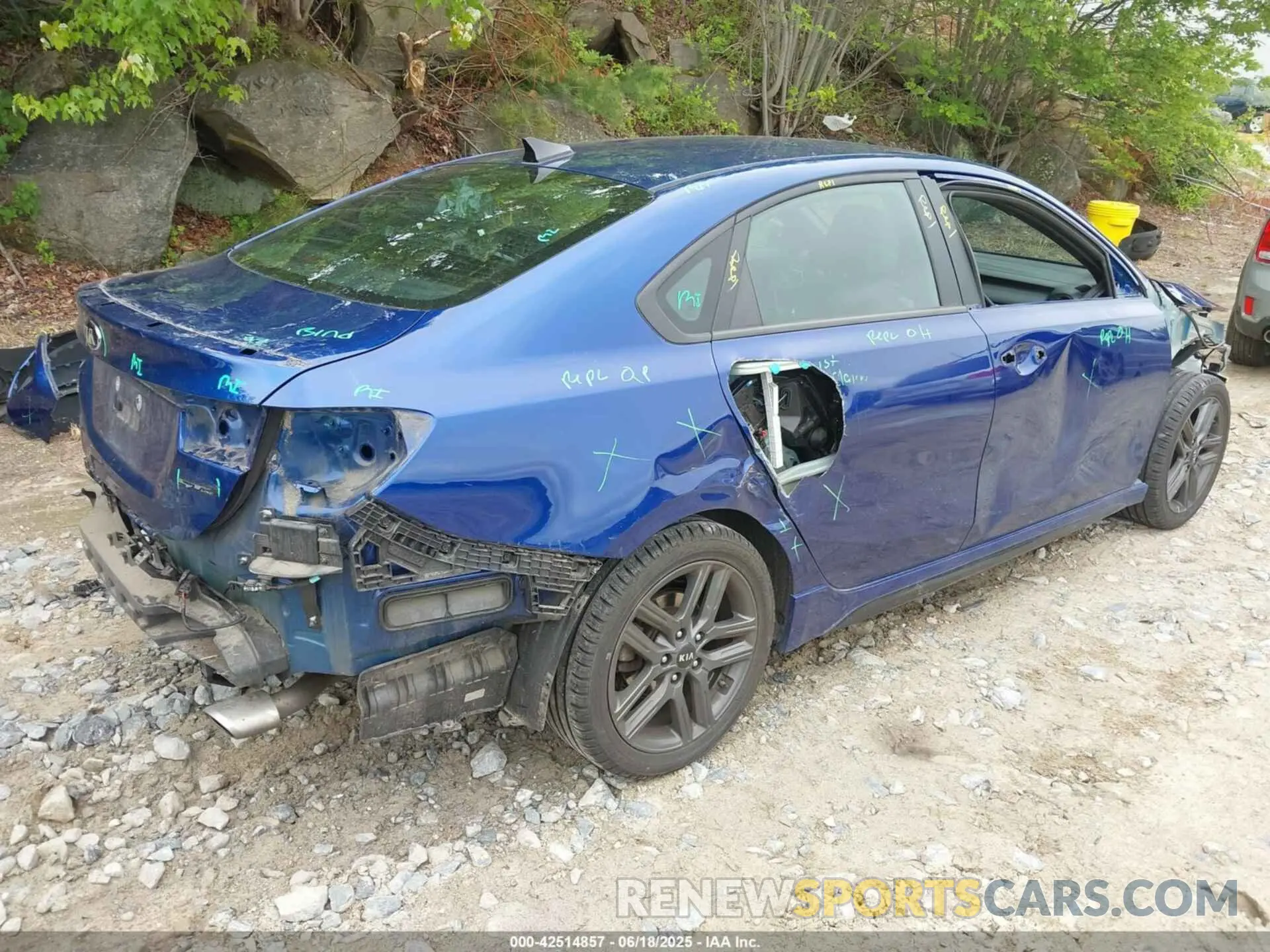 4 Фотография поврежденного автомобиля 3KPF34AD6ME281471 KIA FORTE 2021