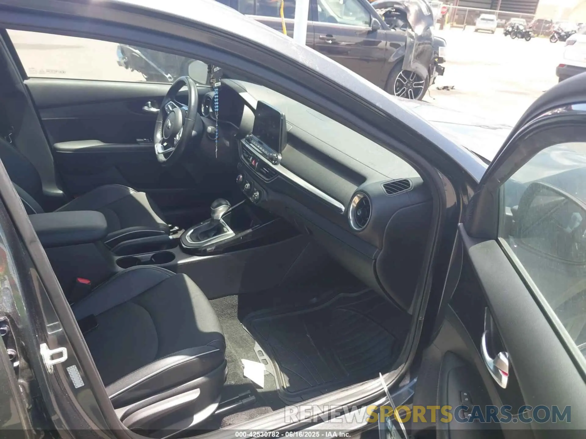 5 Фотография поврежденного автомобиля 3KPF34AD6ME399245 KIA FORTE 2021