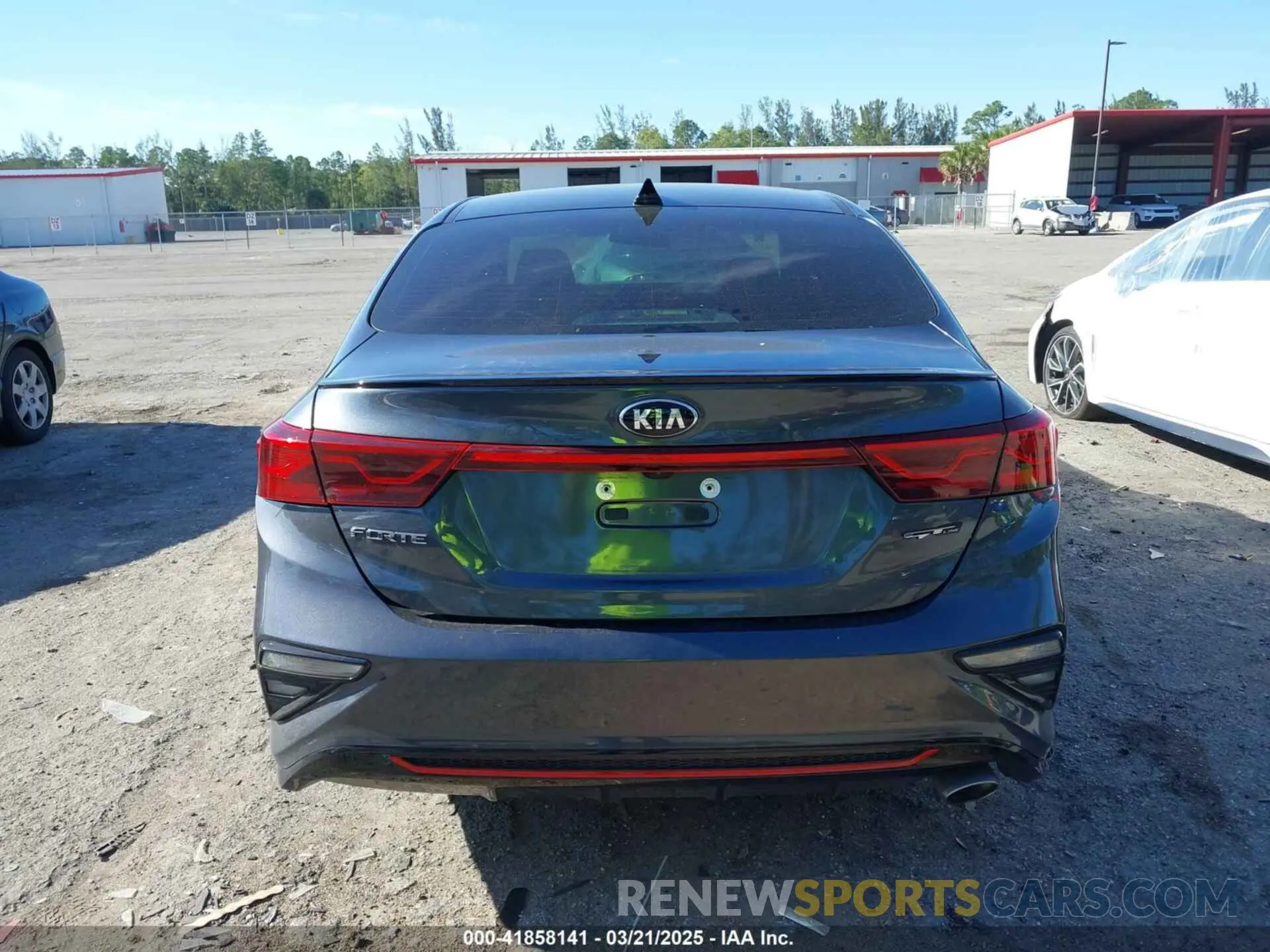 17 Photograph of a damaged car 3KPF34AD8ME285067 KIA FORTE 2021